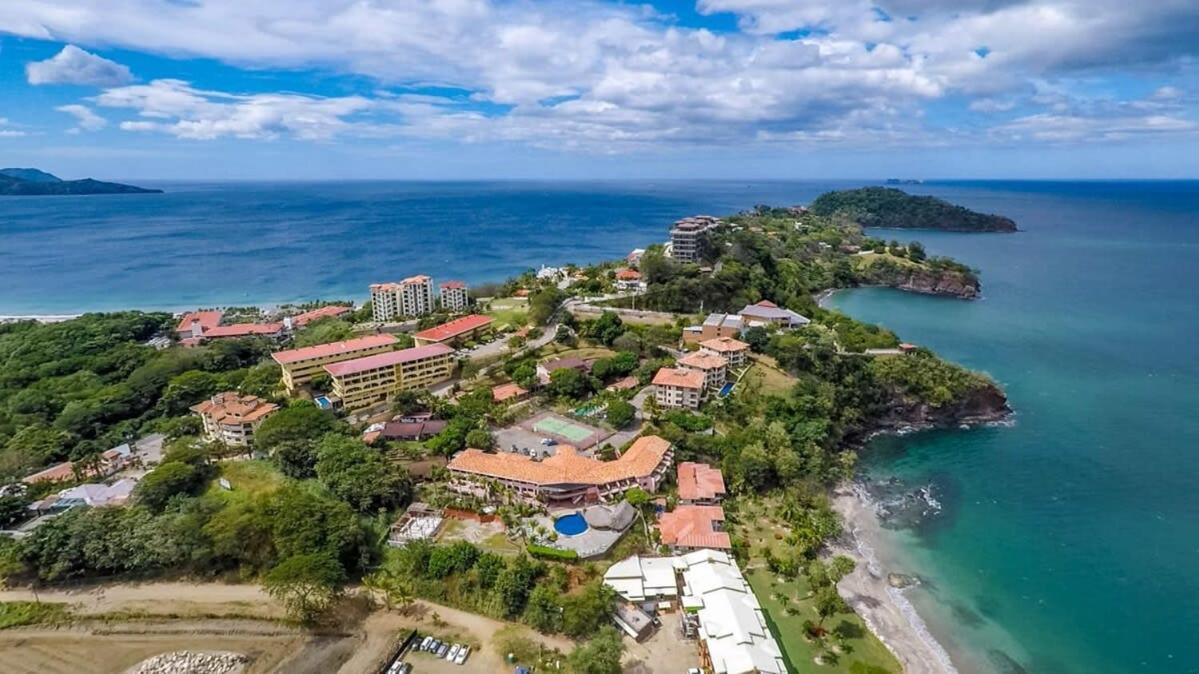 Birds-eye Ocean View In Nicely Priced Top-floor Unit In Flamingo