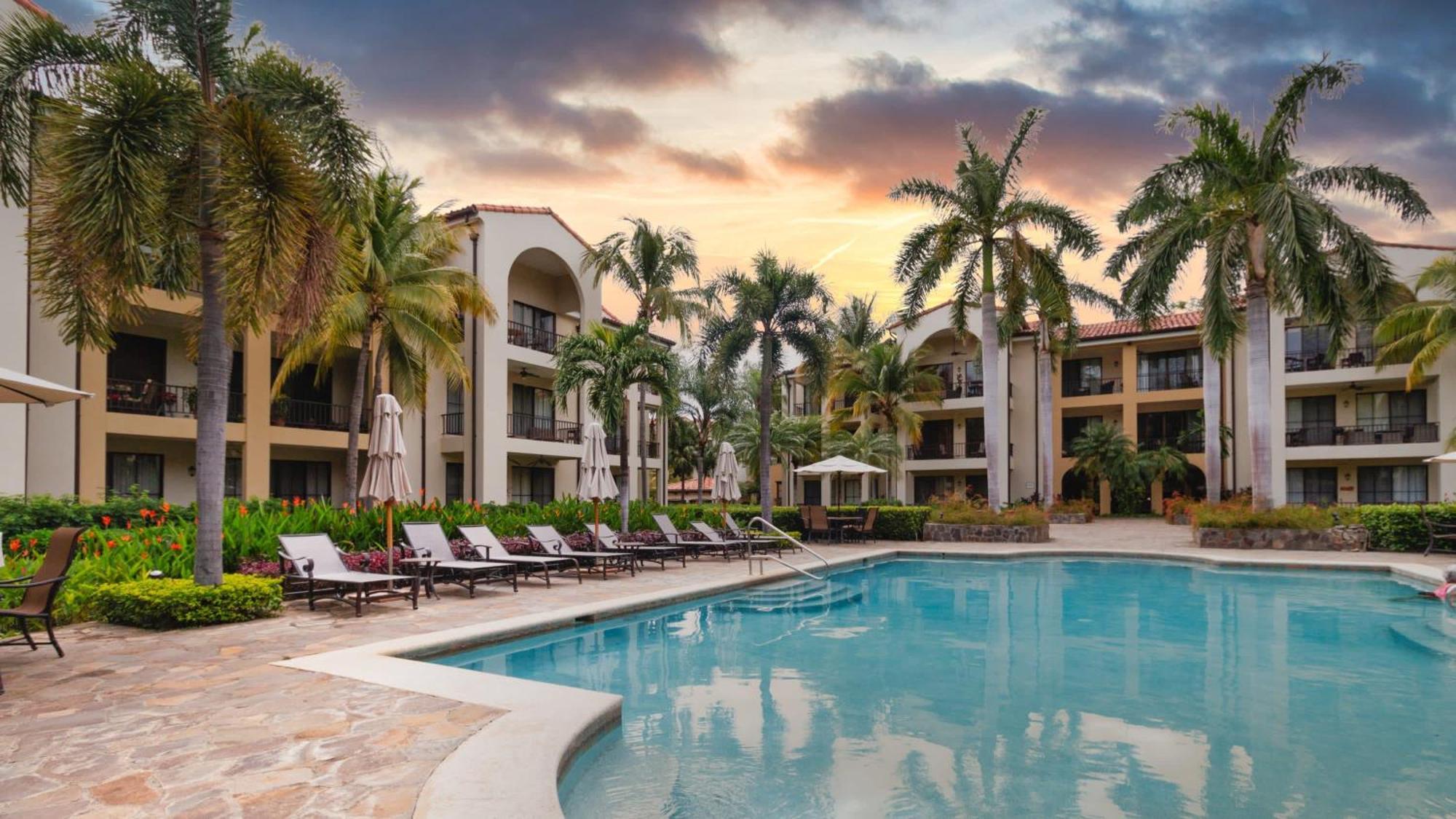 1-bedroom Near Pool *