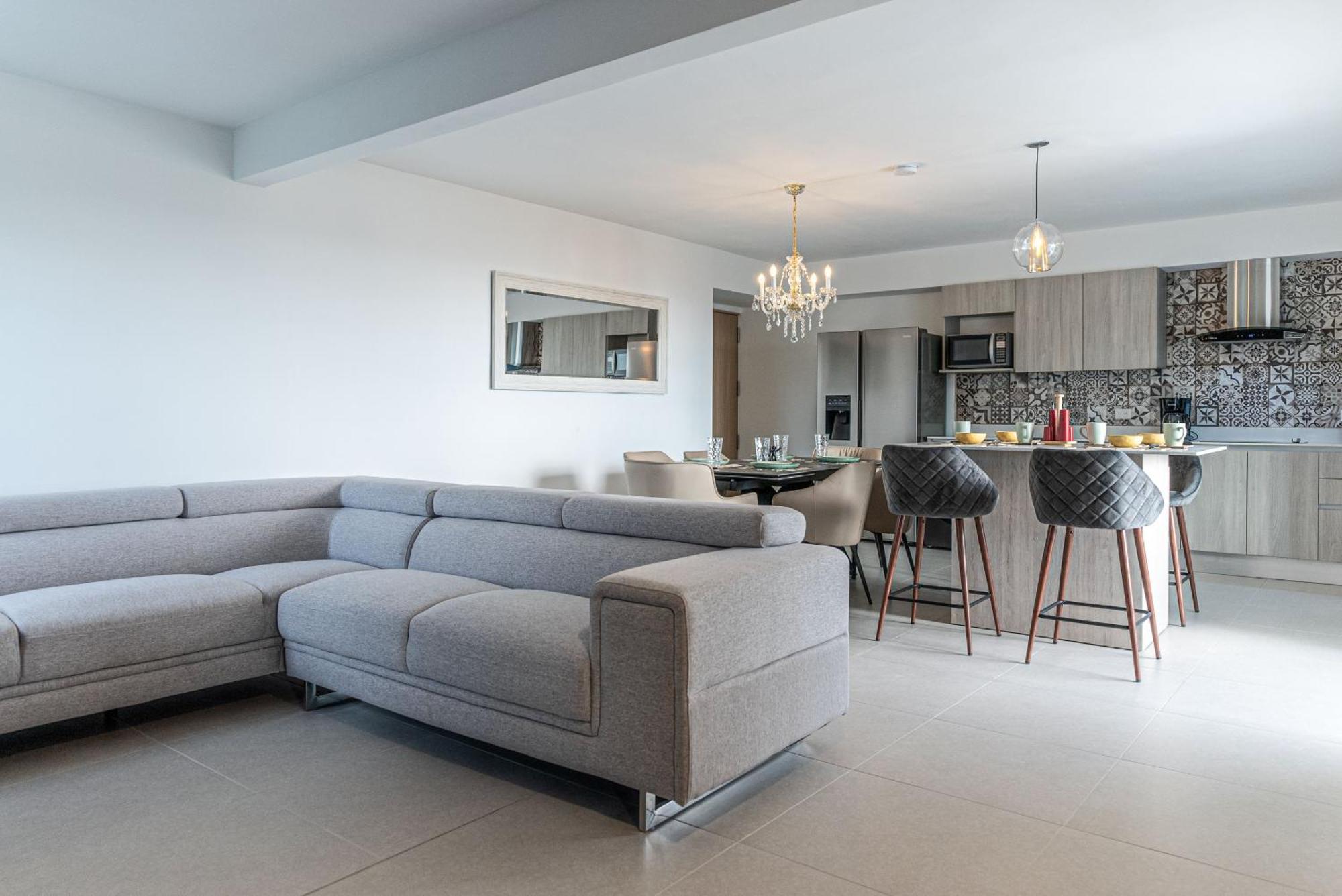 Casago 0607b Brand New Modern With Stylish Decor And Scenic Views Apartment