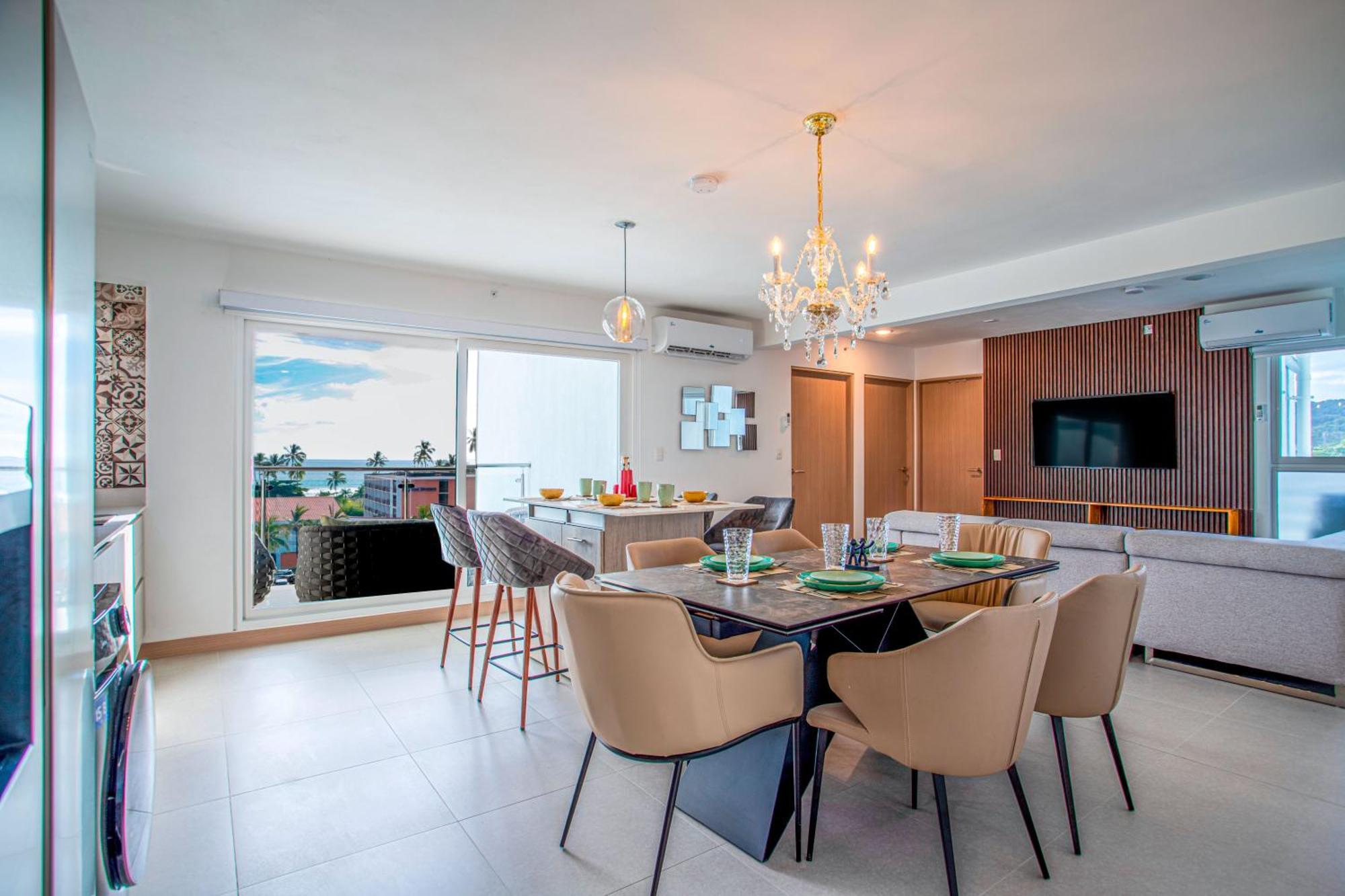 Casago 0607b Brand New Modern With Stylish Decor And Scenic Views Apartment