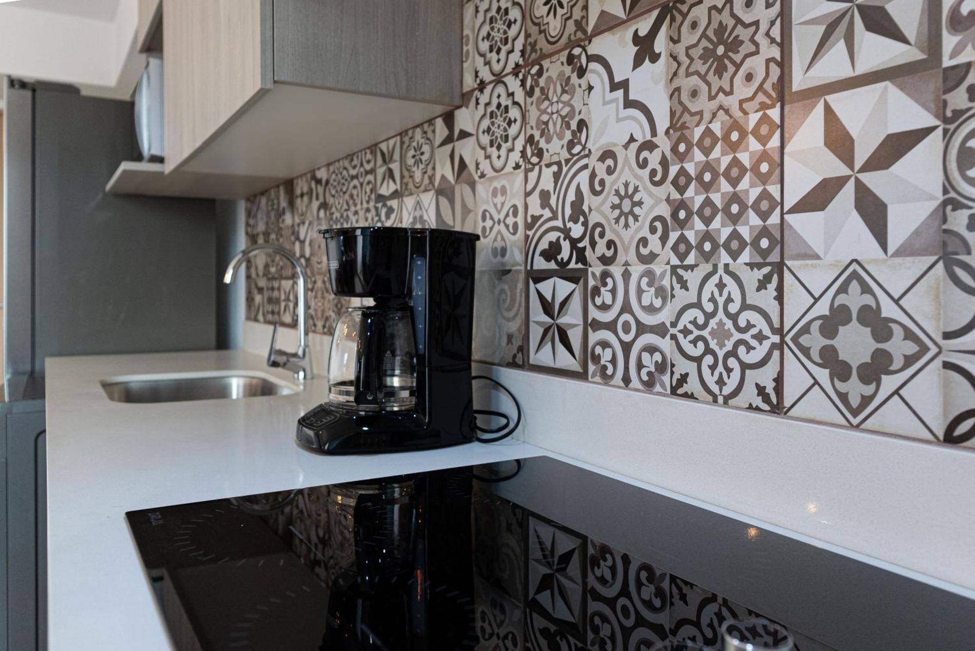 Casago 0607b Brand New Modern With Stylish Decor And Scenic Views *