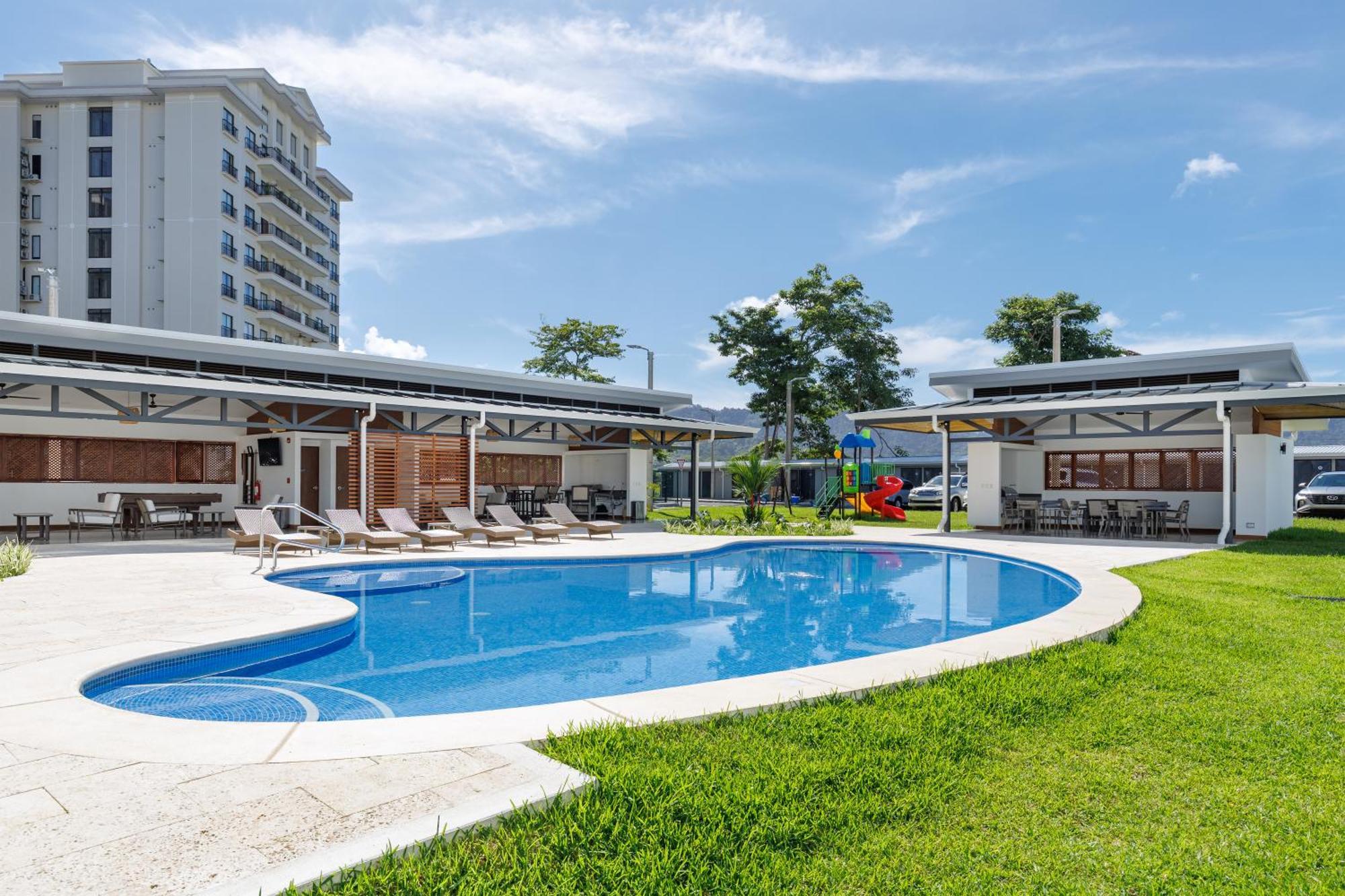 Casago 0607b Brand New Modern With Stylish Decor And Scenic Views