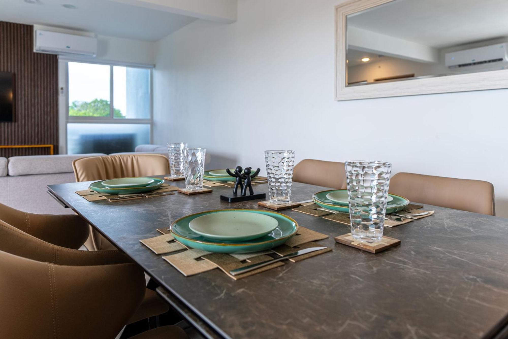 Casago 0607b Brand New Modern With Stylish Decor And Scenic Views Apartment *
