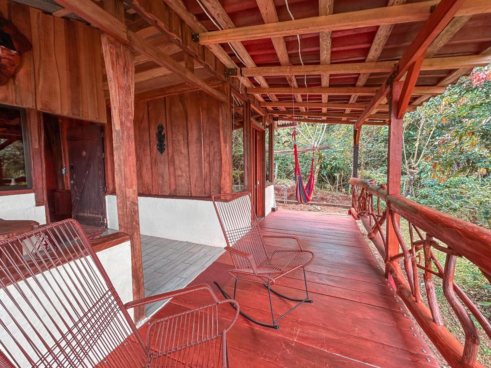 La Tigra Rainforest Lodge *