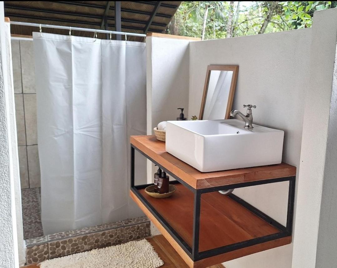 Four Monkeys Eco - Jungle & Lodge *