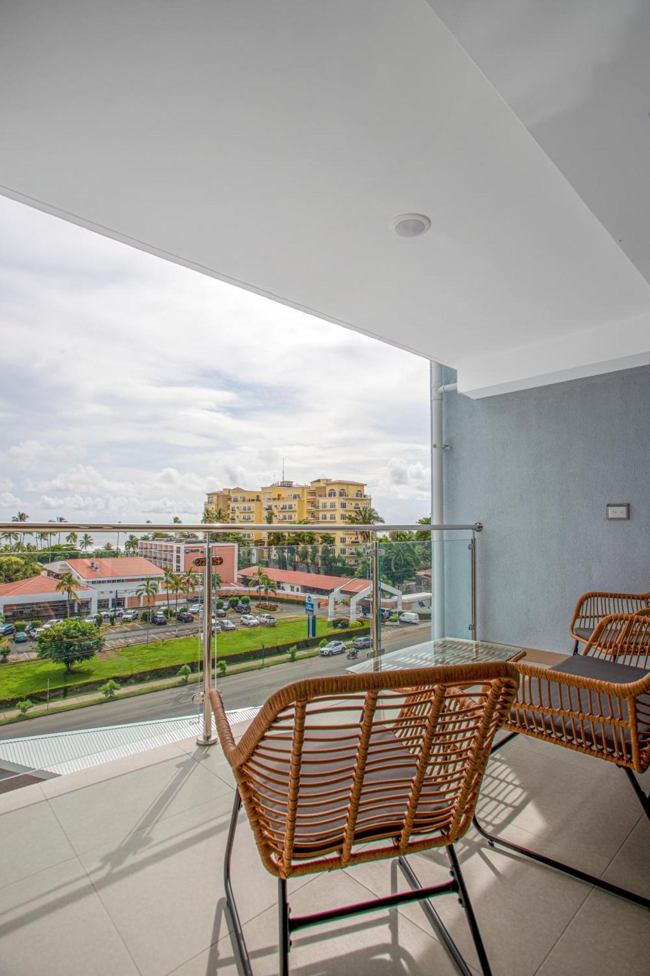 Casago 0702c Brand New Family-friendly Retreat Steps From The Apartment *