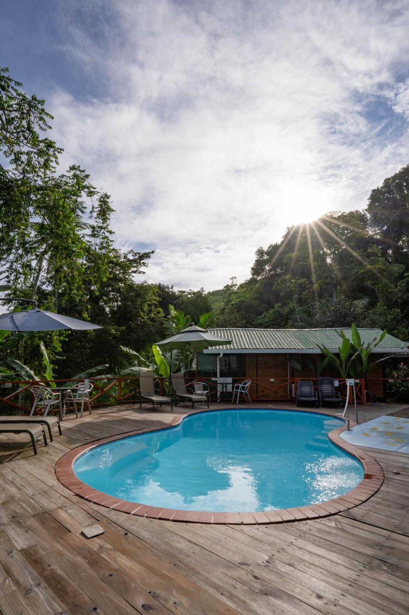 Hotel Pirate Cove Drake Bay