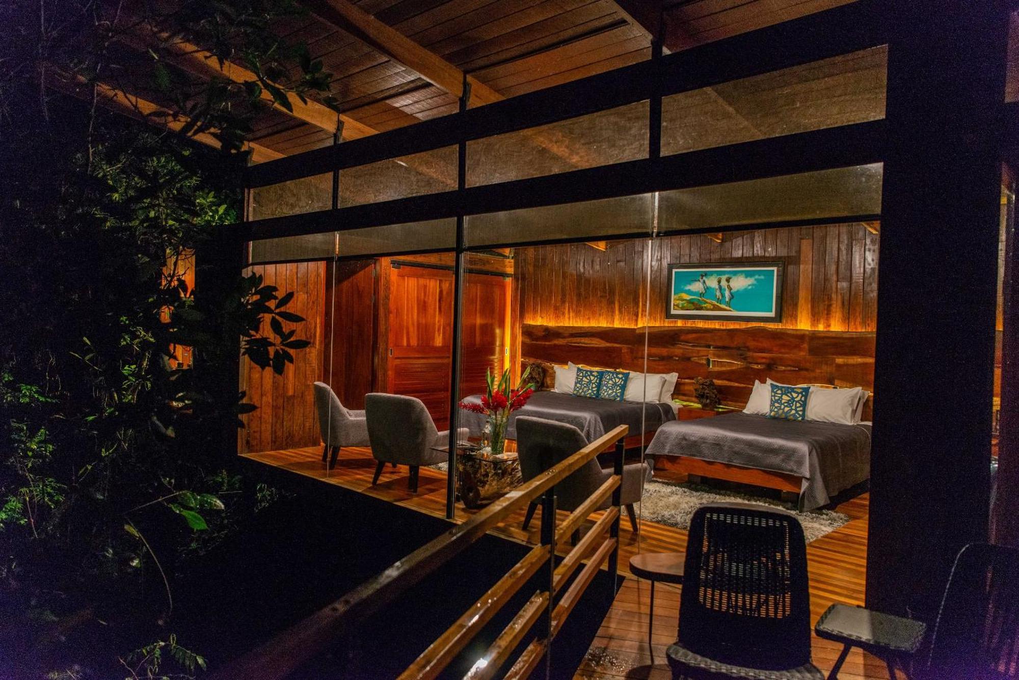 Ecolirios Boutique & Guacimo (Limon)