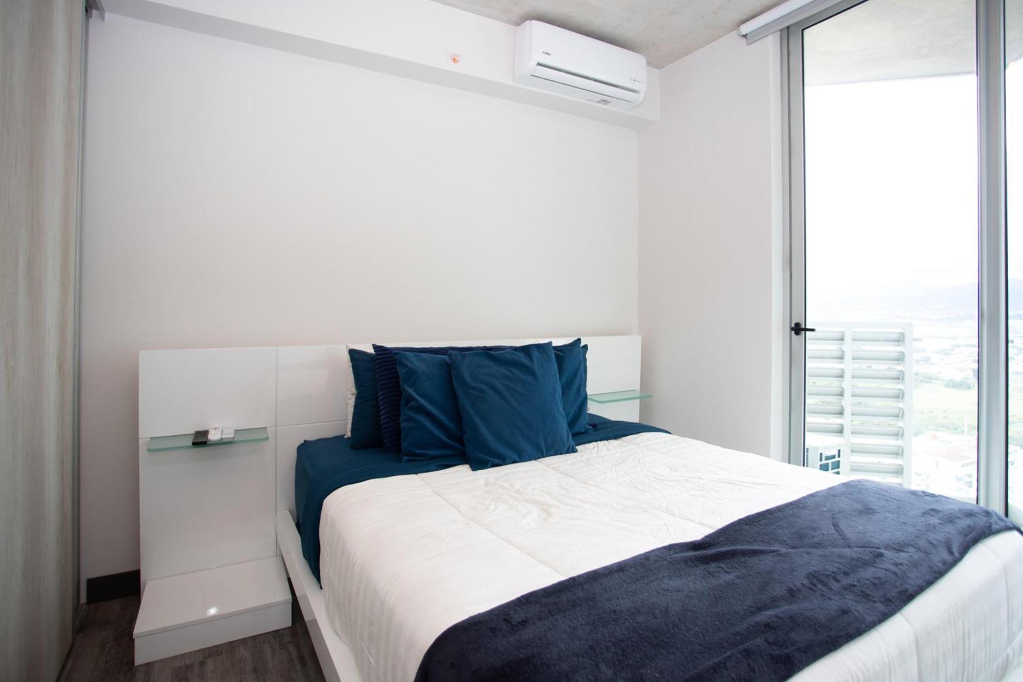 Gold Rabbit At 26, Views And Wonderland Vibes! Apartment *