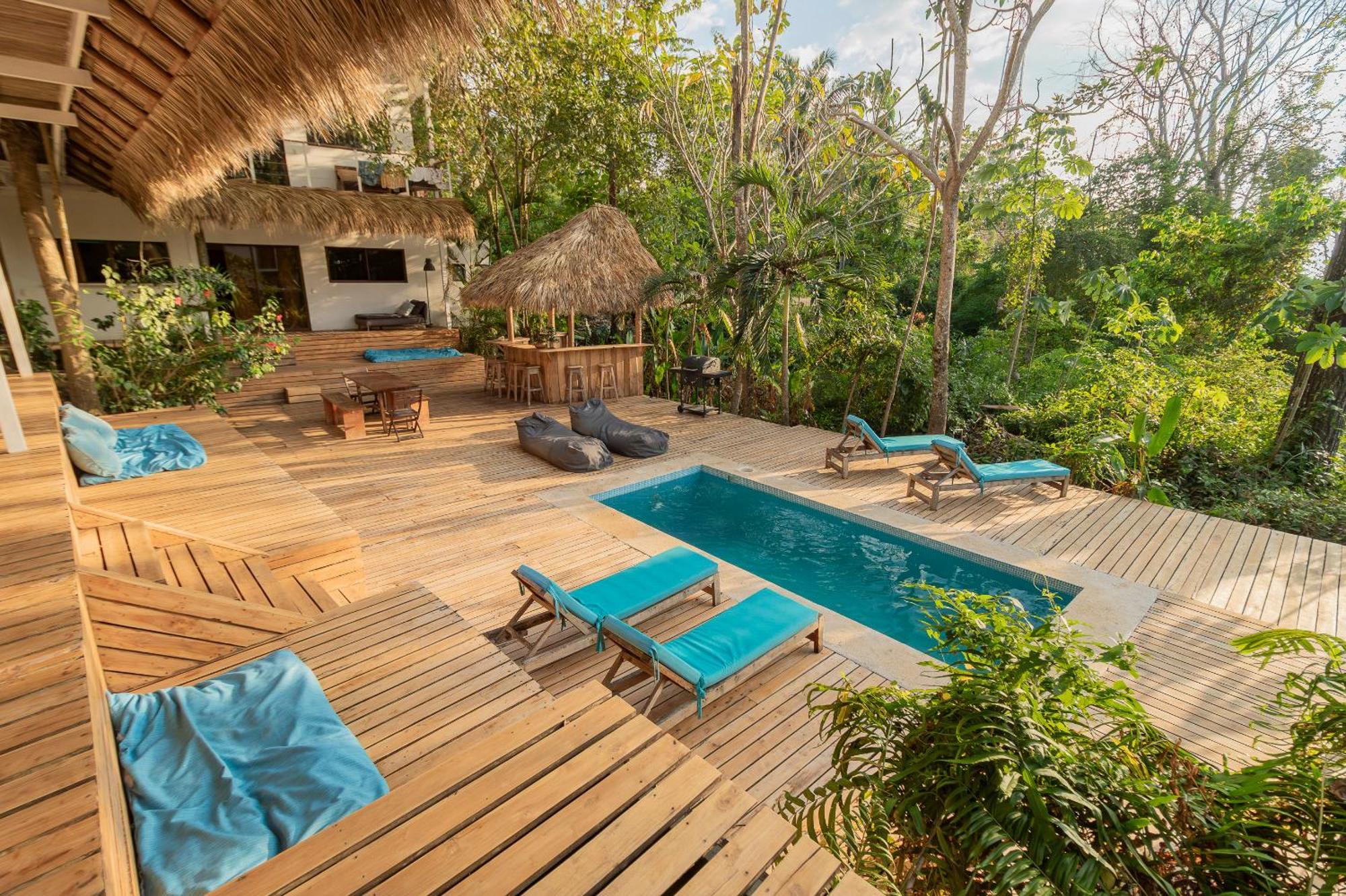 Hotel La Sana Surf Hotel, New Management, Few Mn Drive To The Playa Santa Teresa (Puntarenas)
