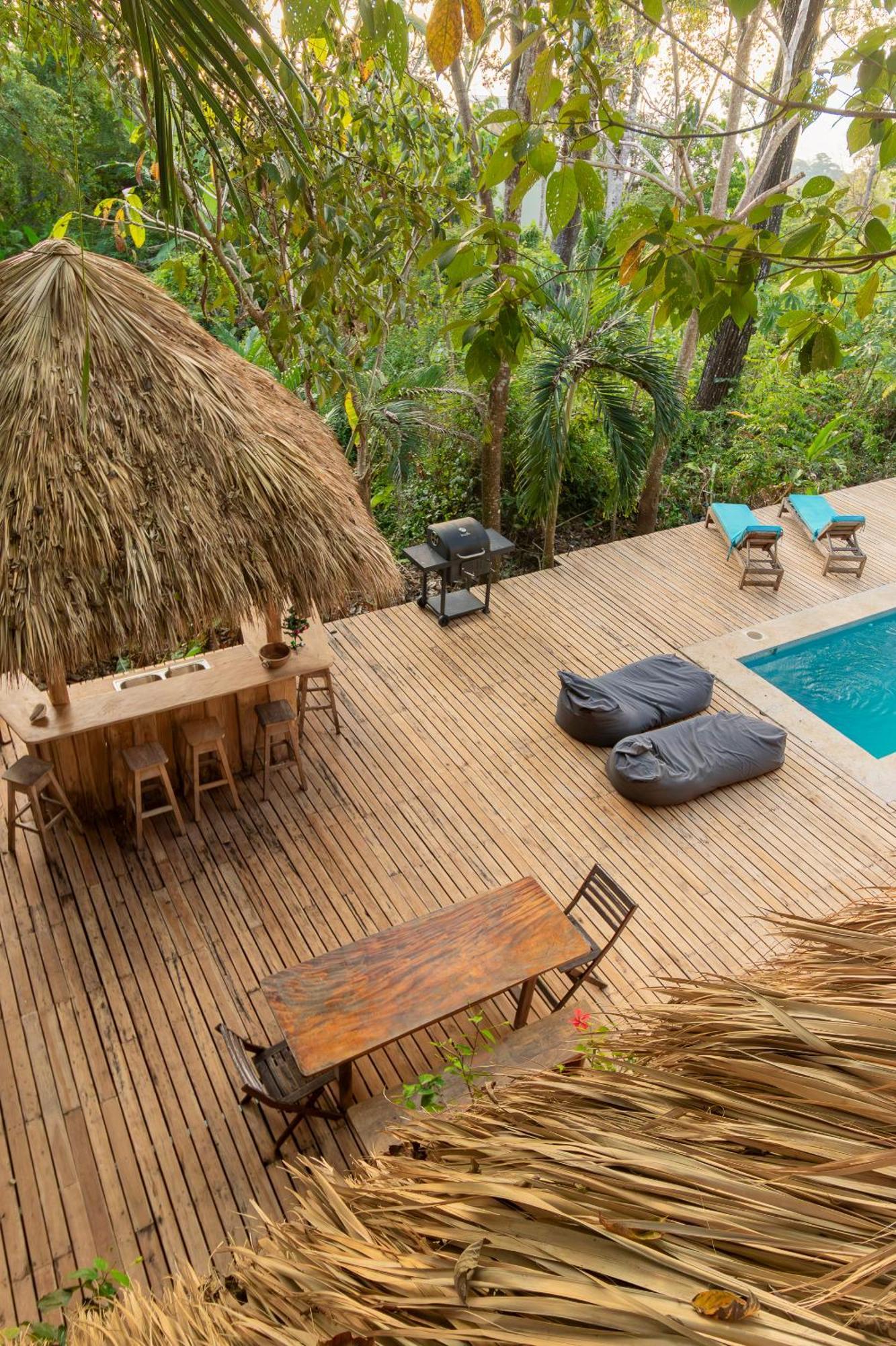 La Sana Surf Hotel, New Management, Few Mn Drive To The 3* Playa Santa Teresa (Puntarenas)