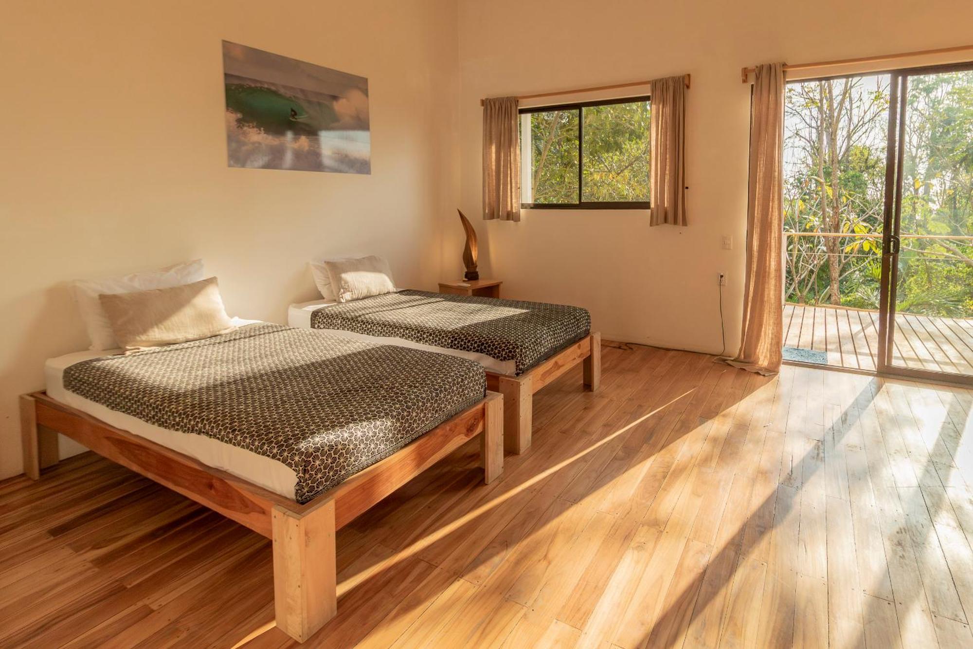 La Sana Surf Hotel, New Management, Few Mn Drive To The 3* Playa Santa Teresa (Puntarenas)
