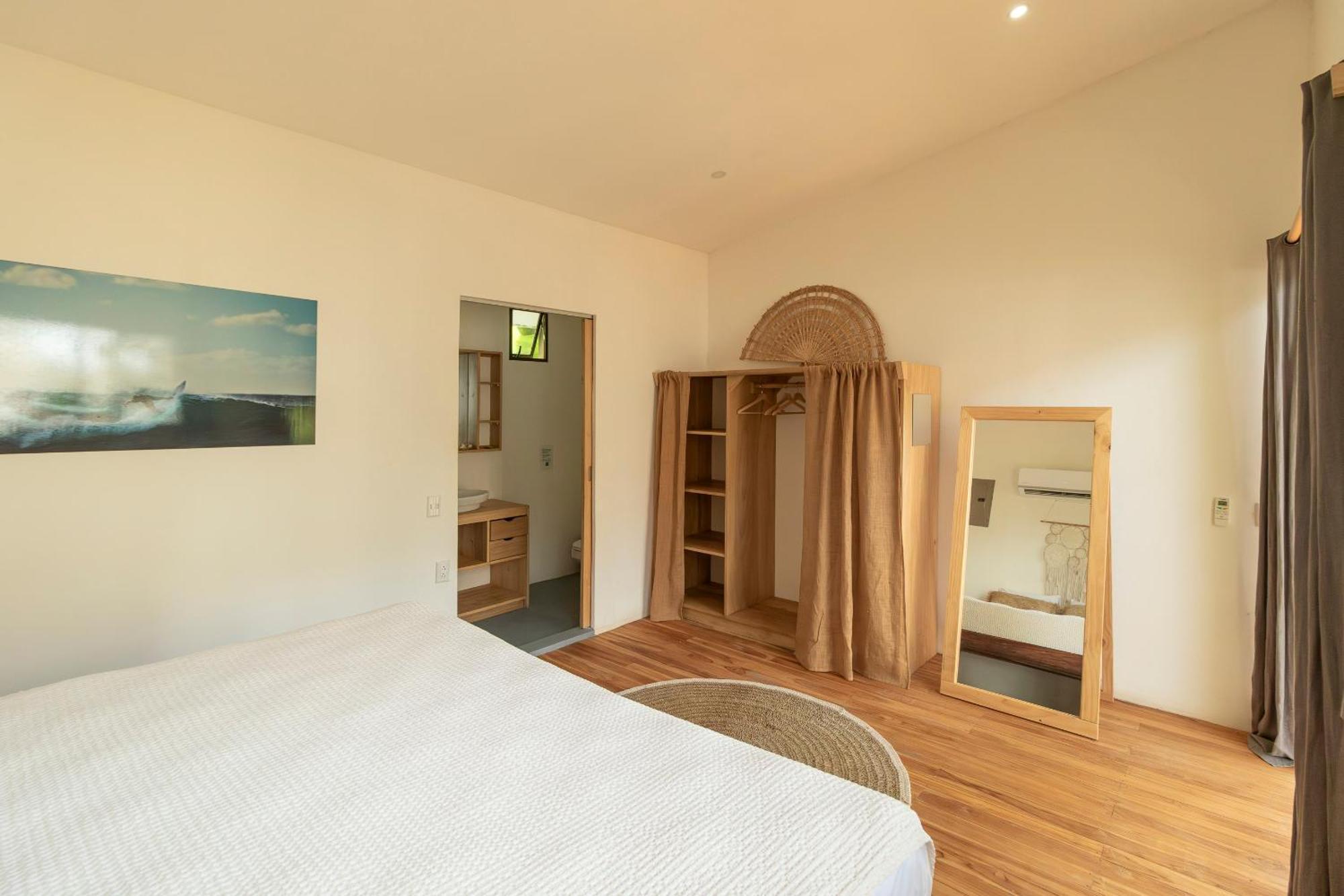 La Sana Surf Hotel, New Management, Few Mn Drive To The