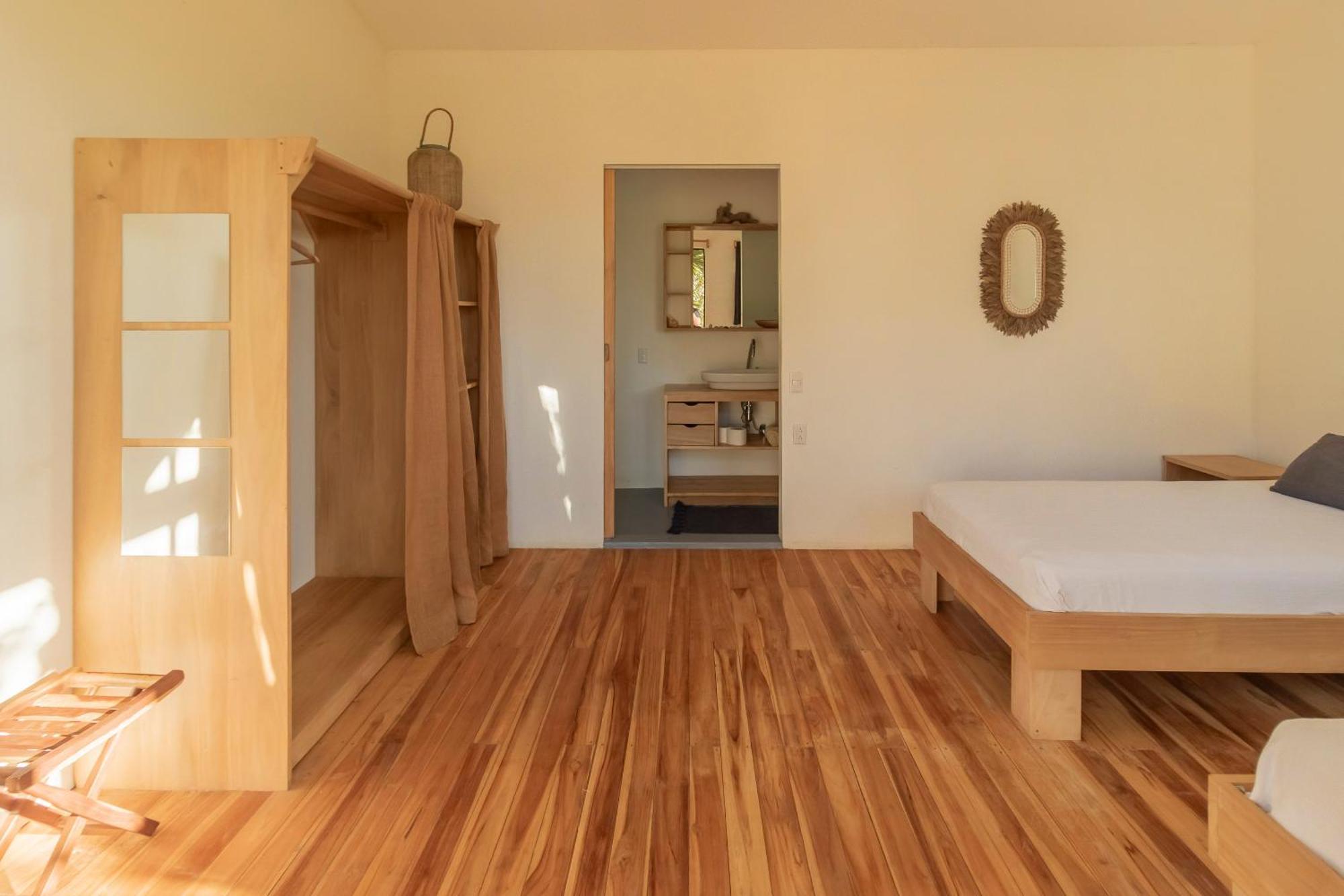 La Sana Surf Hotel, New Management, Few Mn Drive To The 3*