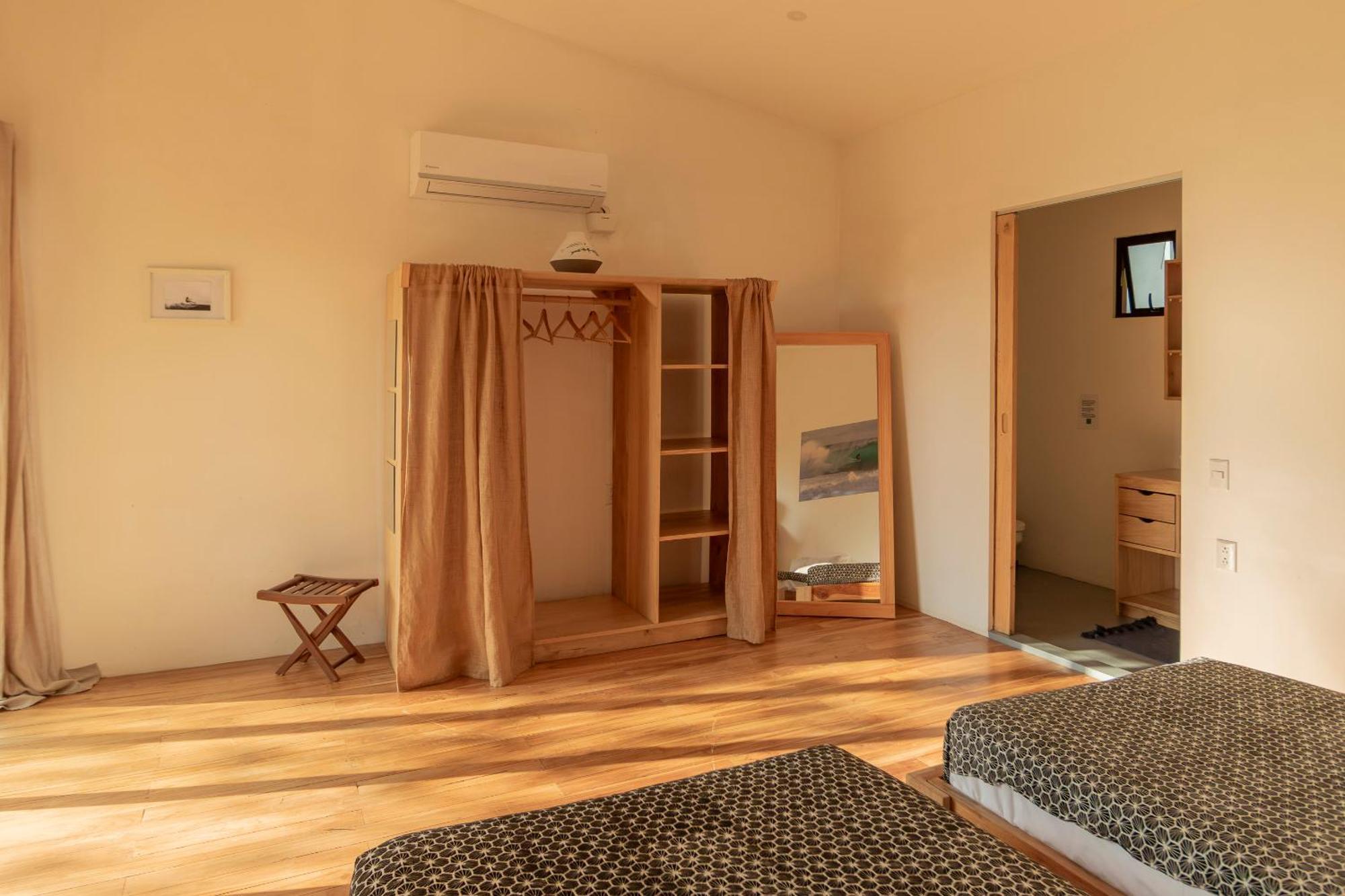 La Sana Surf Hotel, New Management, Few Mn Drive To The 3* Playa Santa Teresa (Puntarenas)