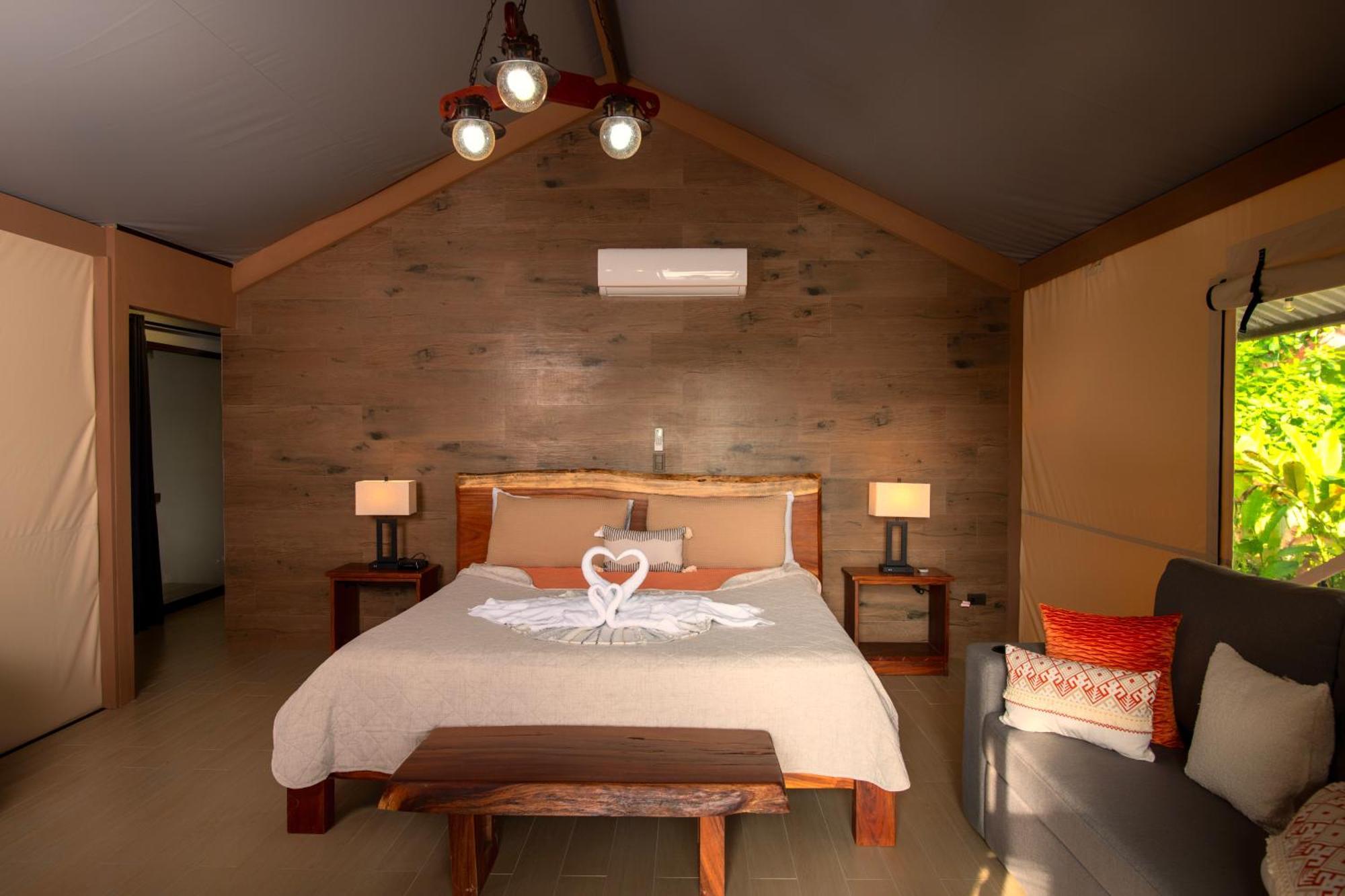 Valverde Glamping & Tortuguero