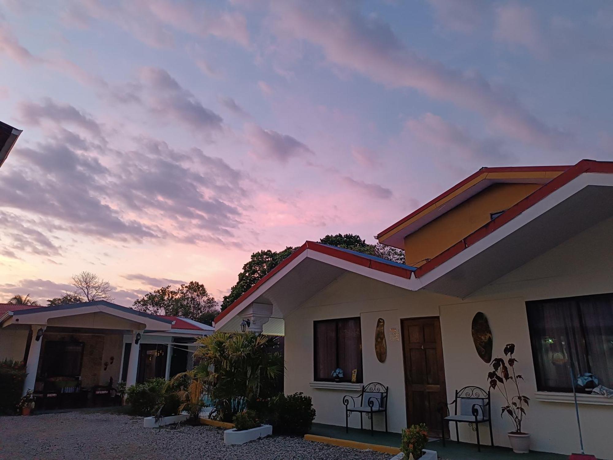 Guest house La Galerie Ciudad Cortes