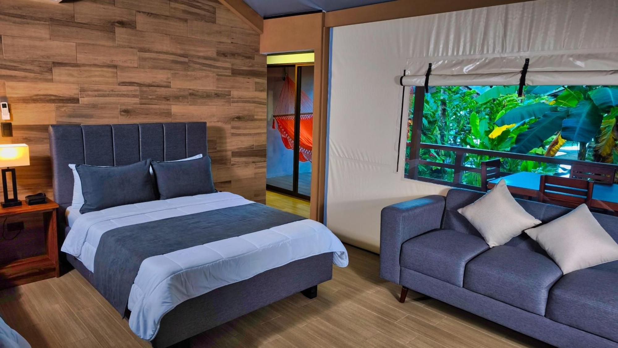 Valverde Glamping & *
