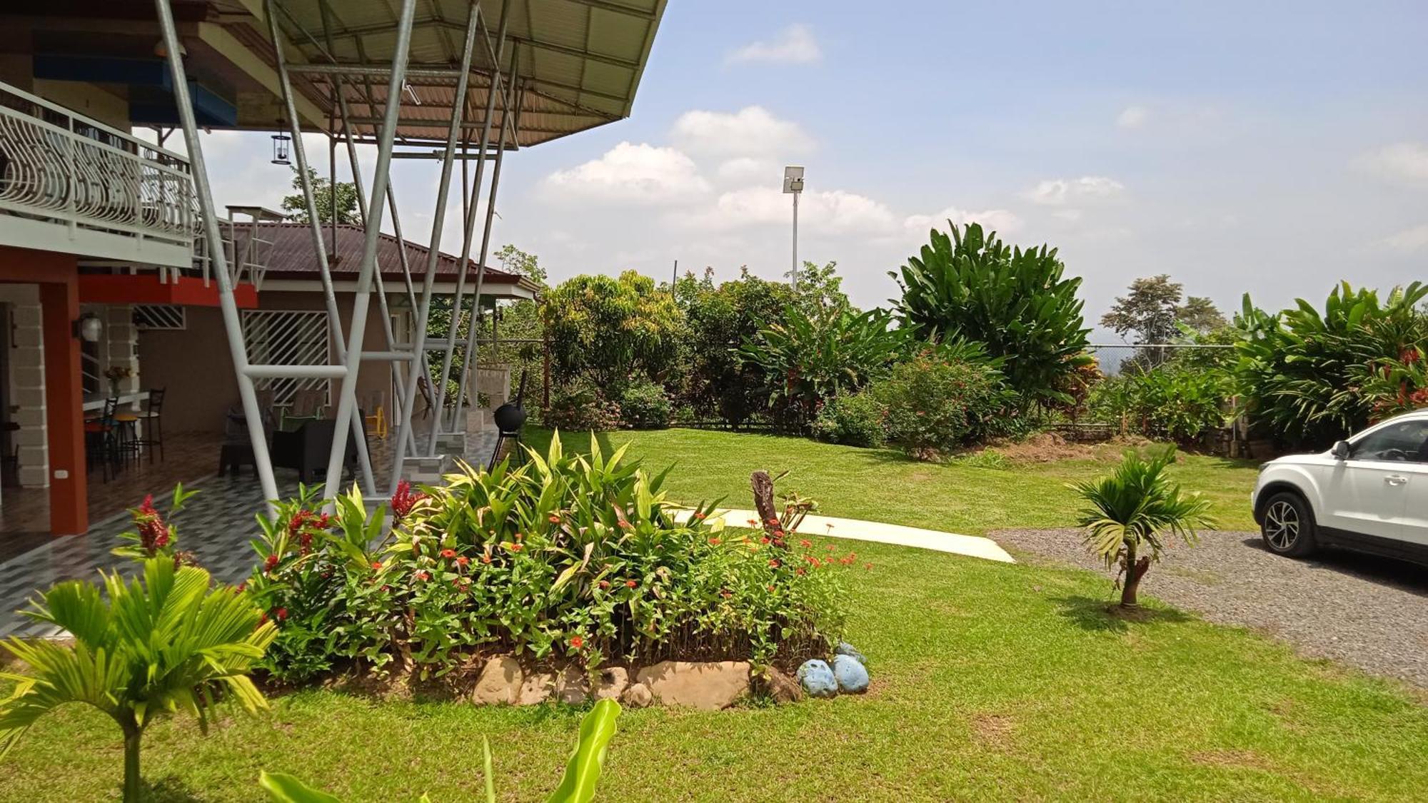 Lux Arenal Hotel