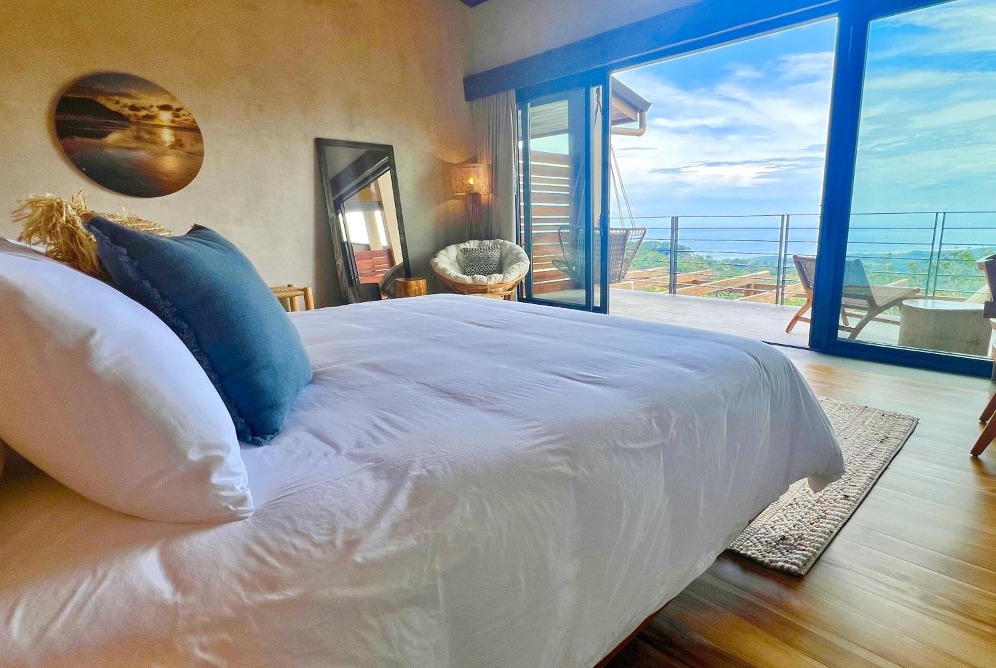 Lamangata Luxury Surf Resort Dominical
