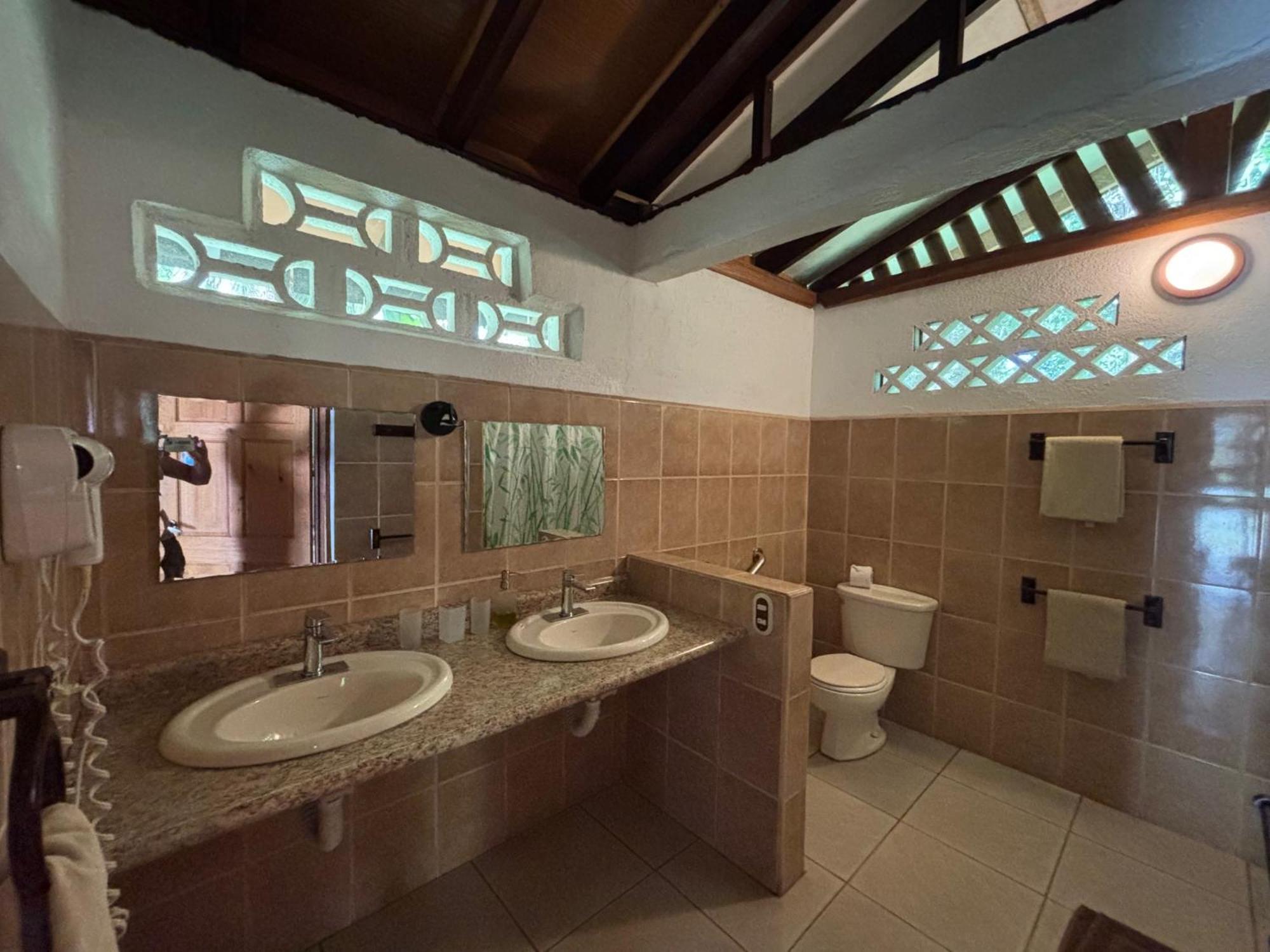 Hotel Suizo Loco &