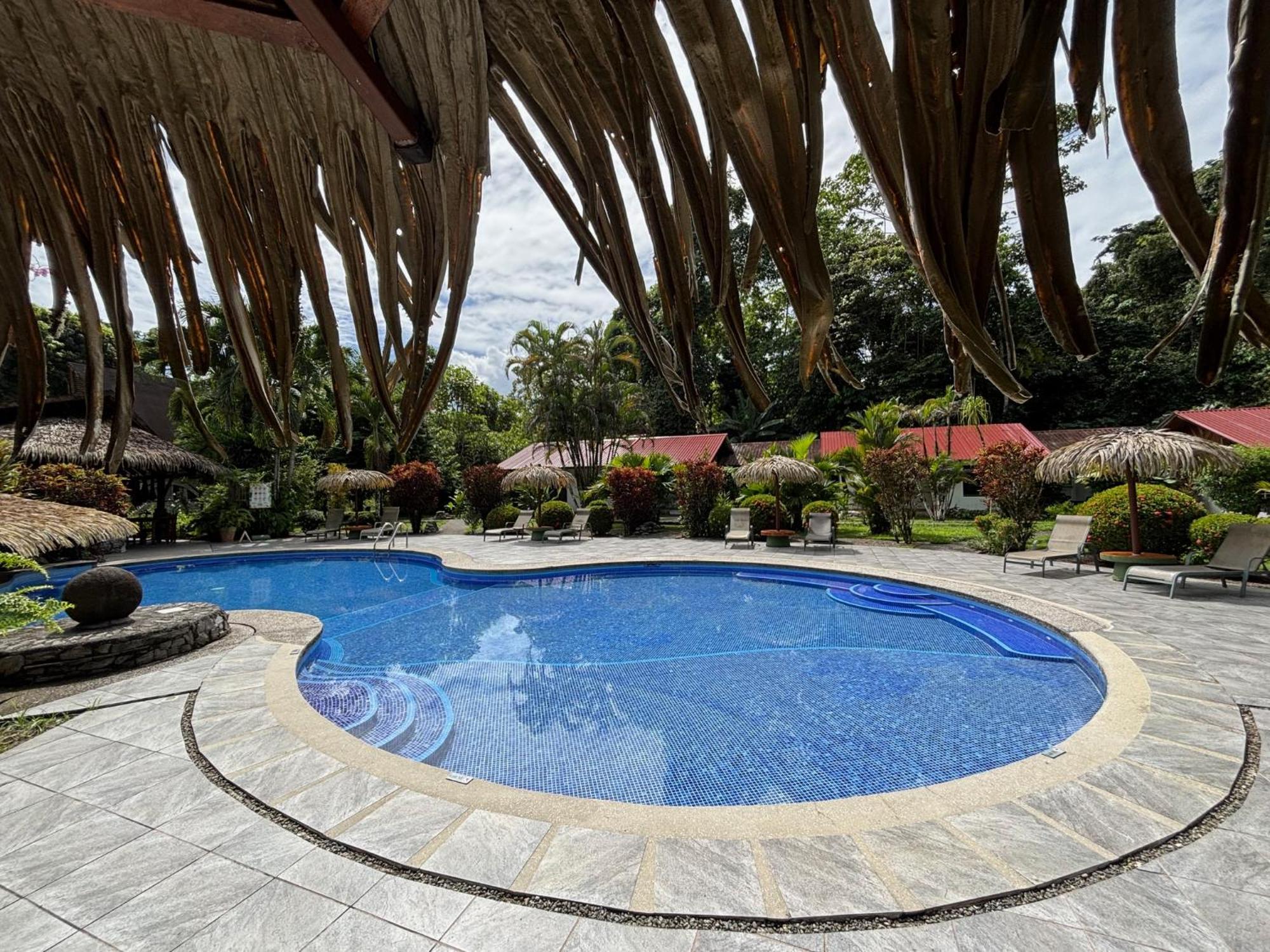 Hotel Suizo Loco & Cahuita