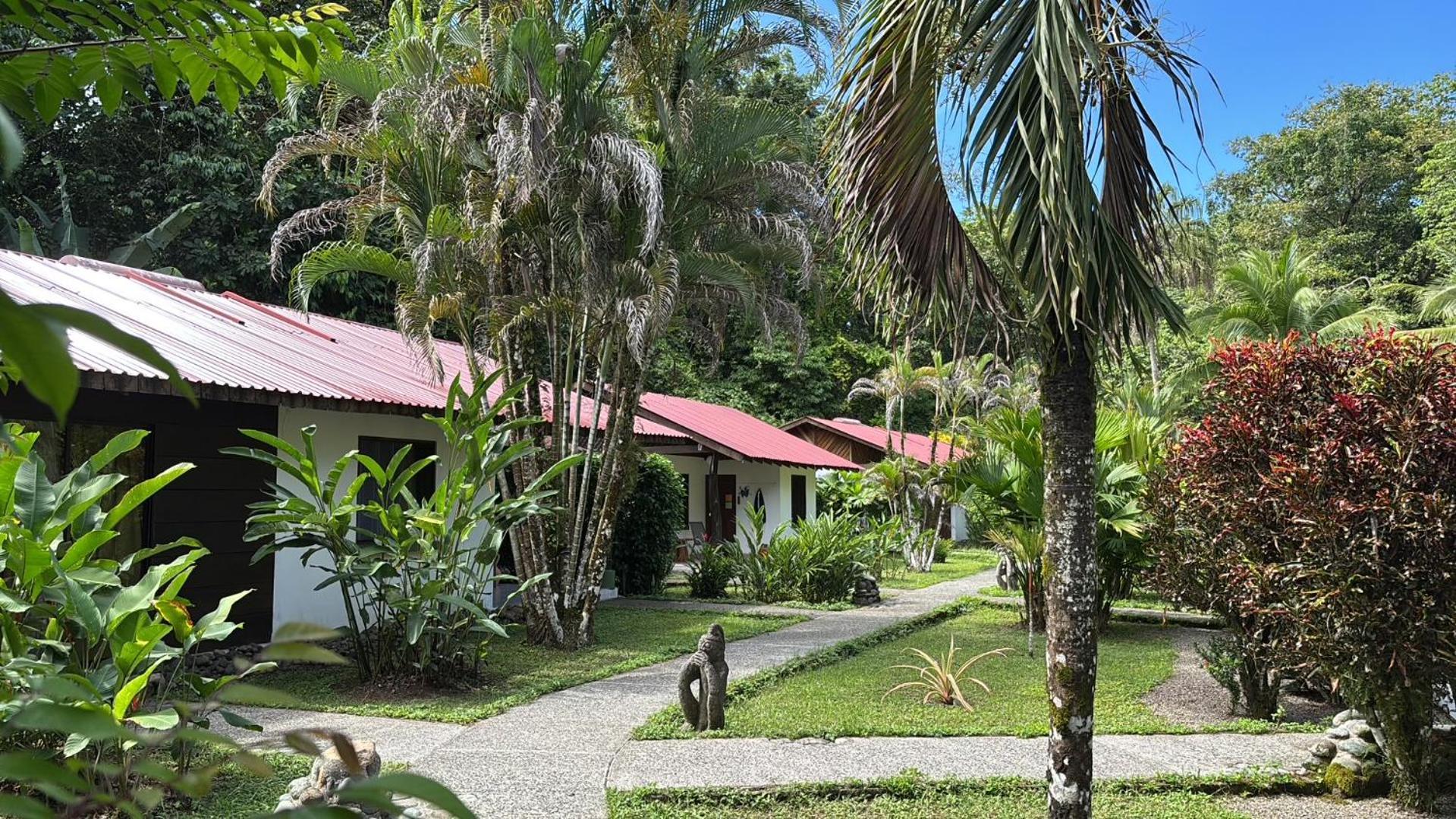 Hotel Suizo Loco & Cahuita