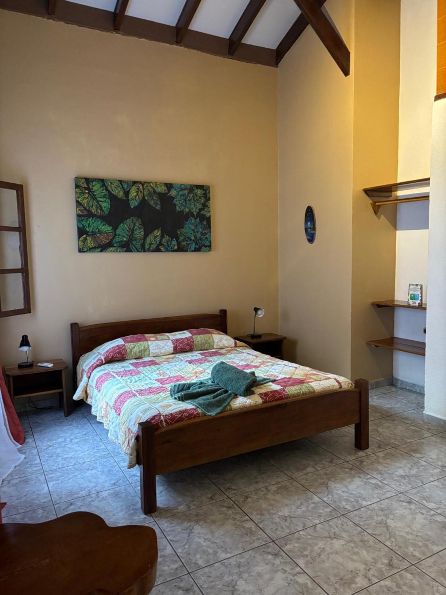 Hotel Suizo Loco & Cahuita
