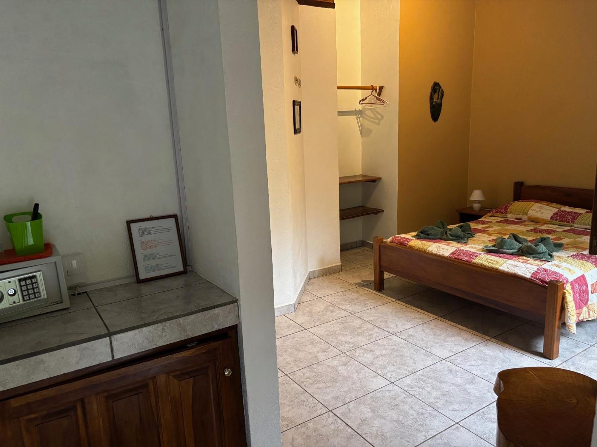 Suizo Loco & Hotel Cahuita
