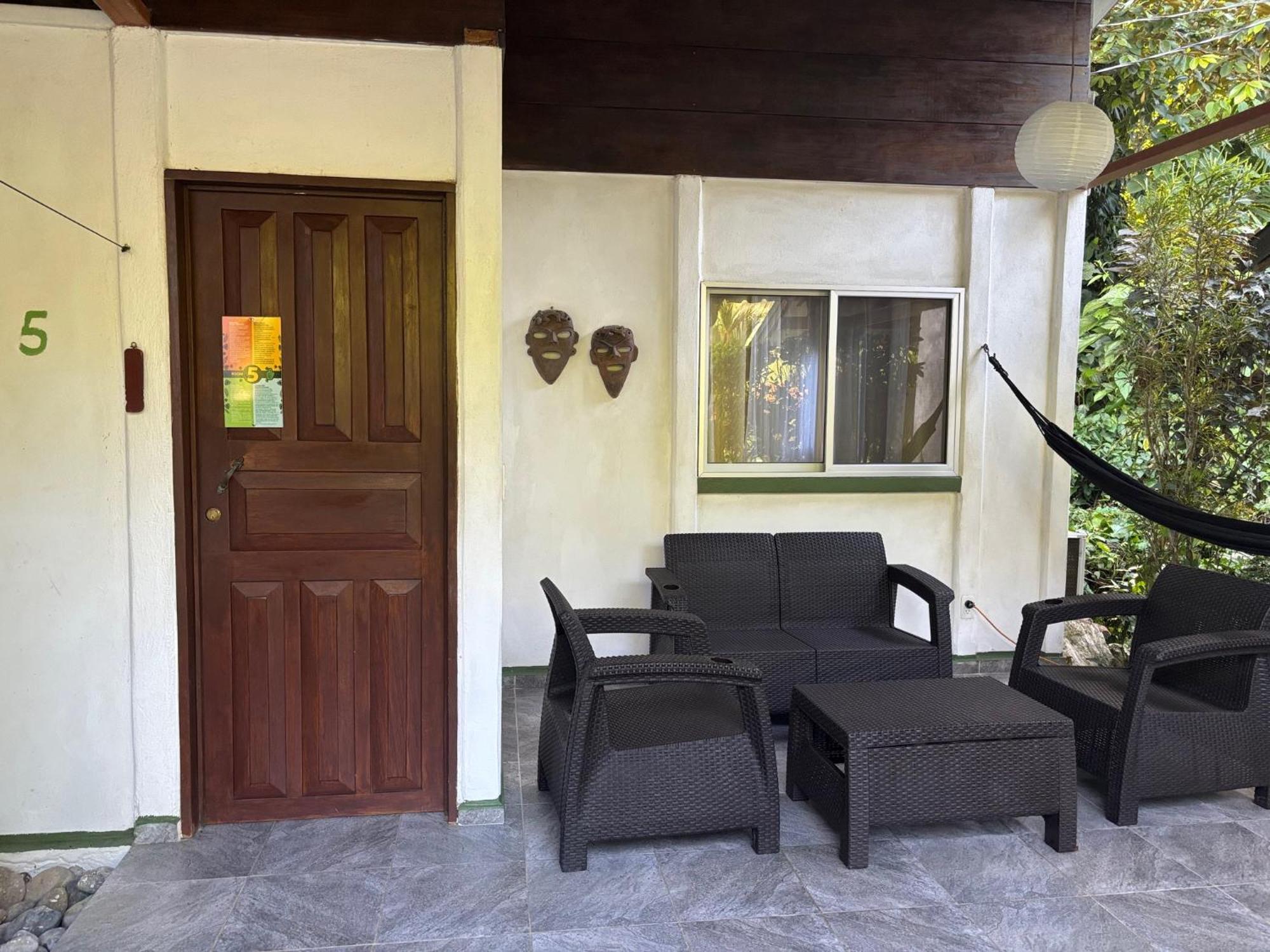 Suizo Loco & Hotel Cahuita