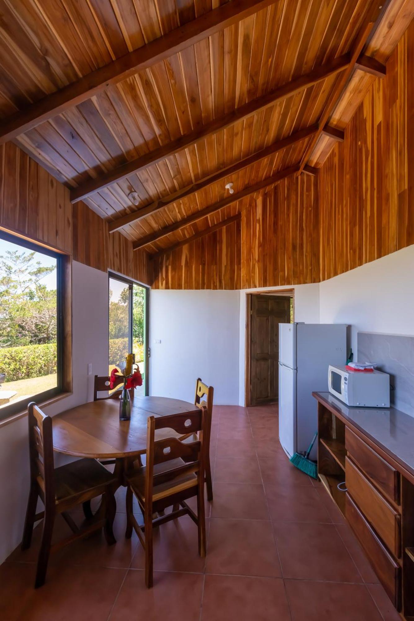 Cabinas Capulin & Farm Monteverde