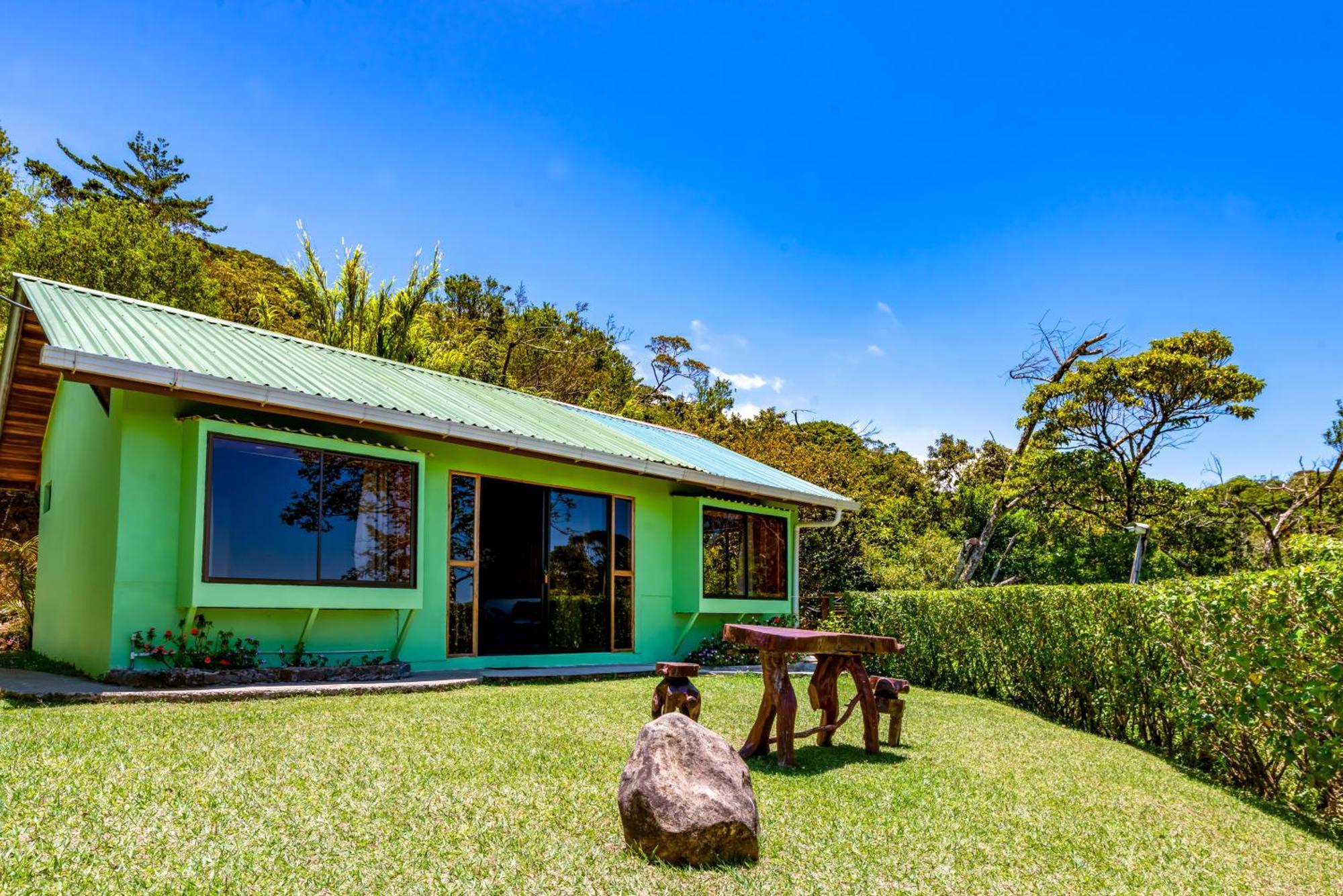 Cabinas Capulin & Farm Farm stay Monteverde