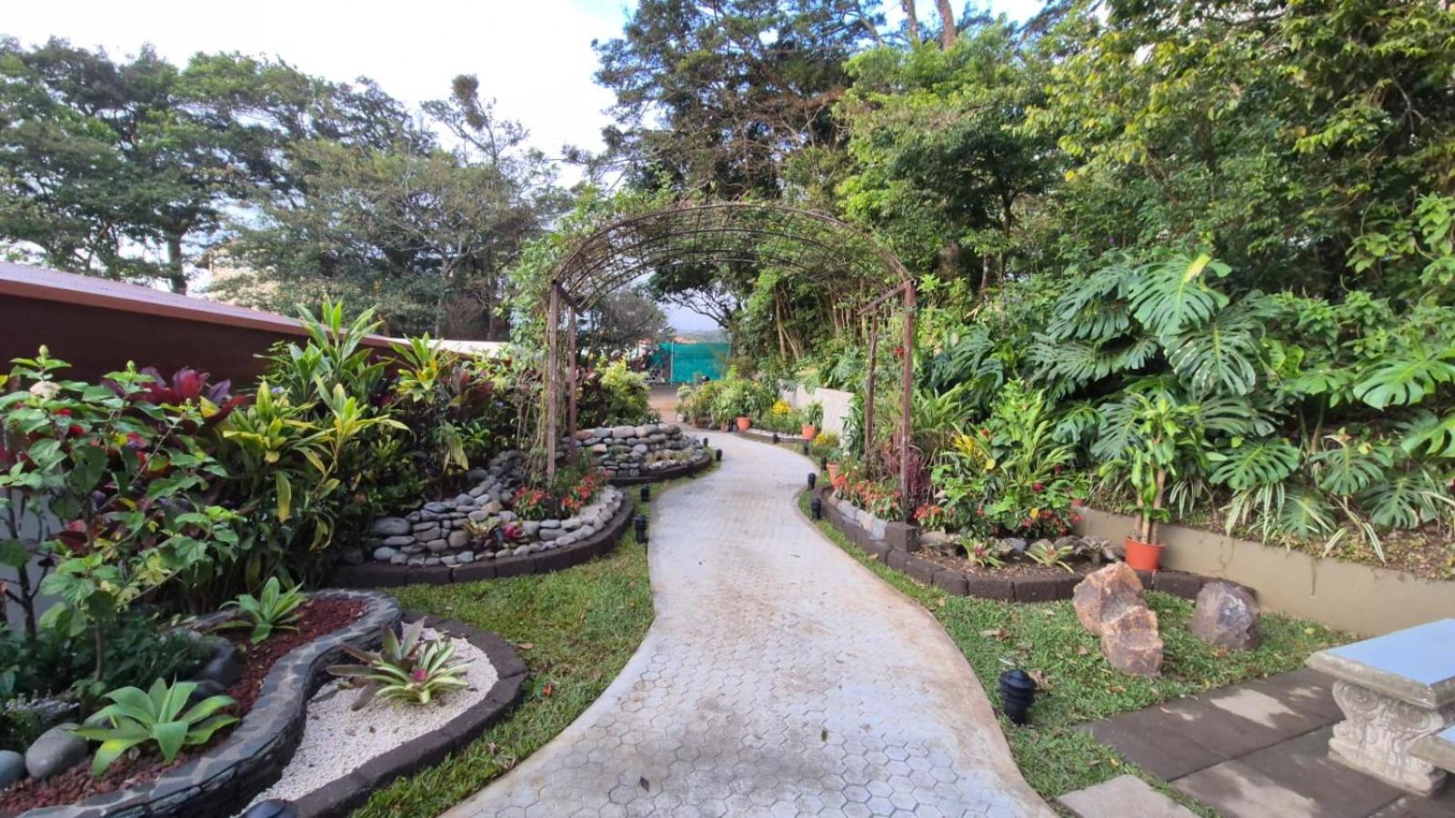 & Poco A Poco - Costa Rica Hotel Monteverde