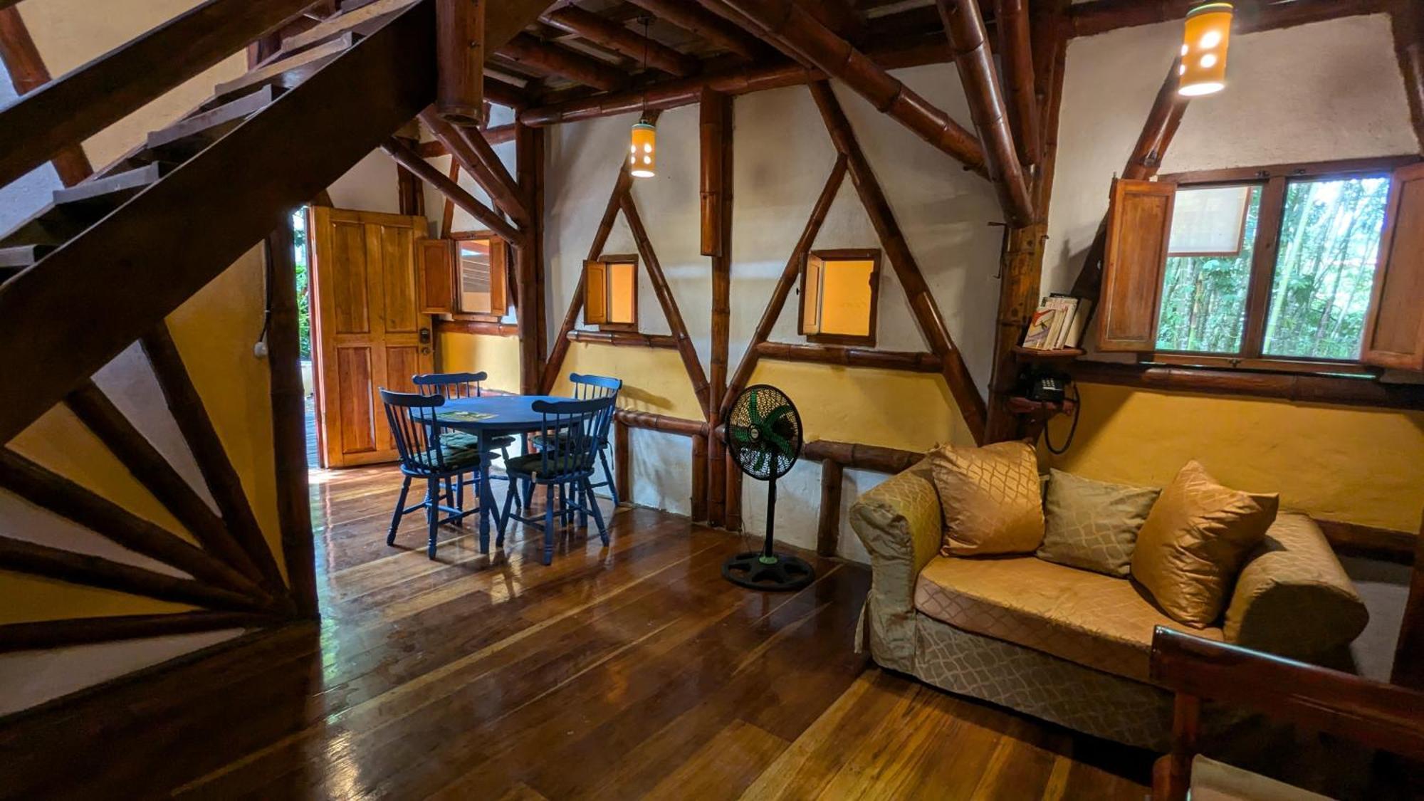 Lodge Tree House Beachfront *