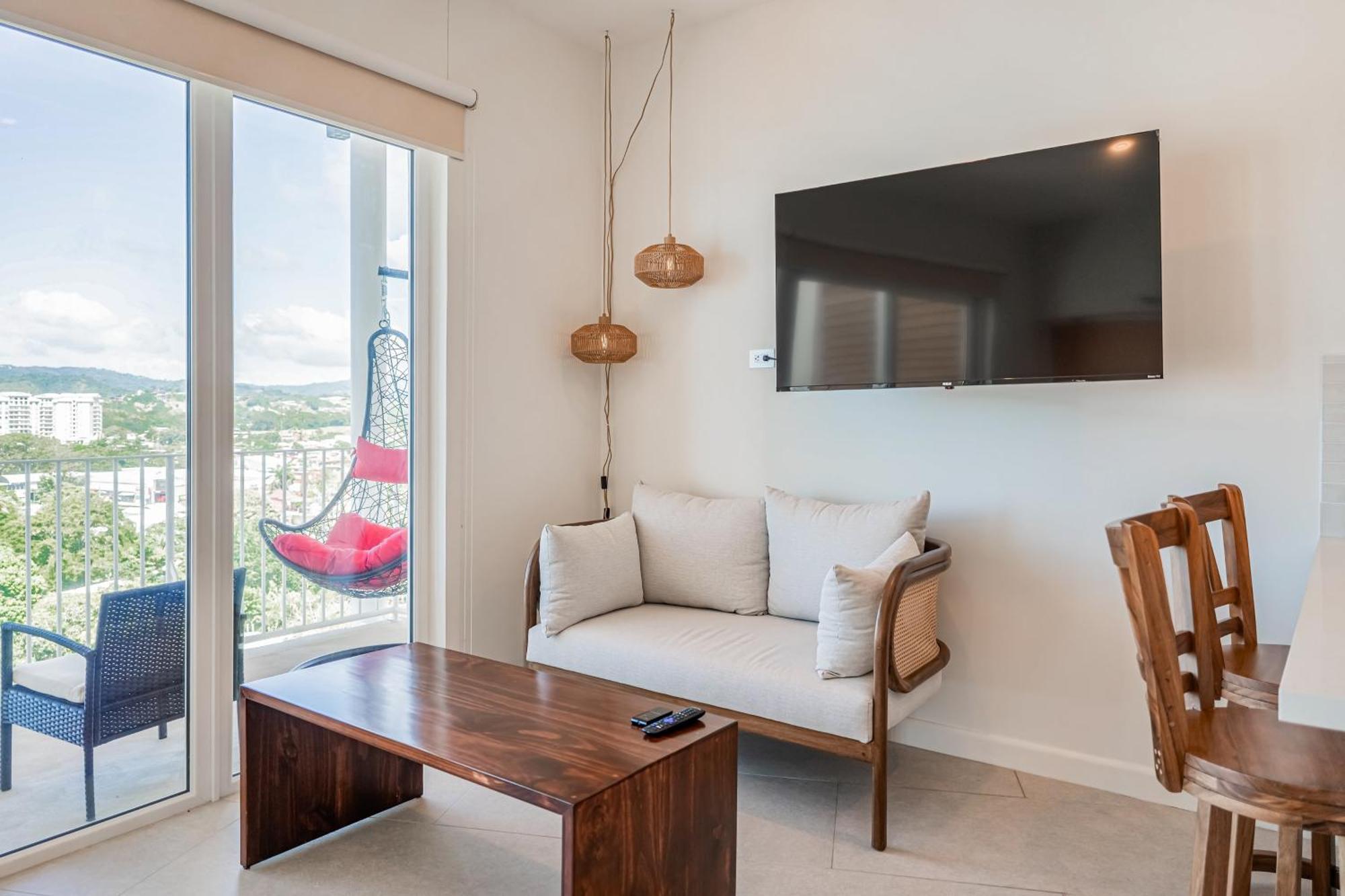 Nautical Breeze At Pacific Point Hotel