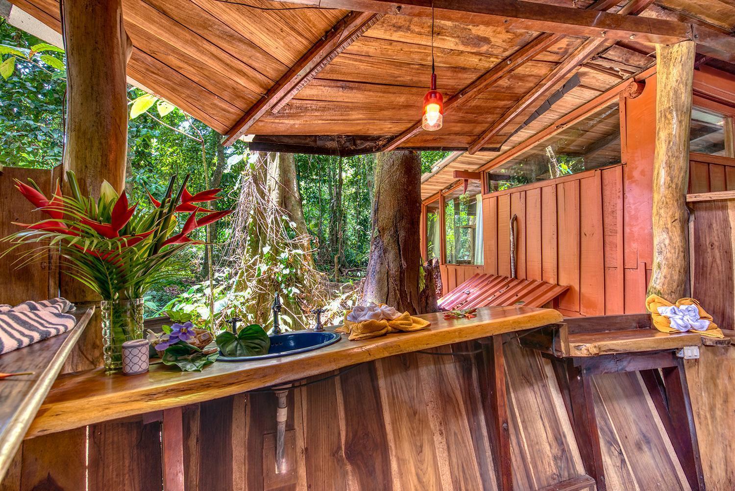 Lodge Tree House Beachfront
