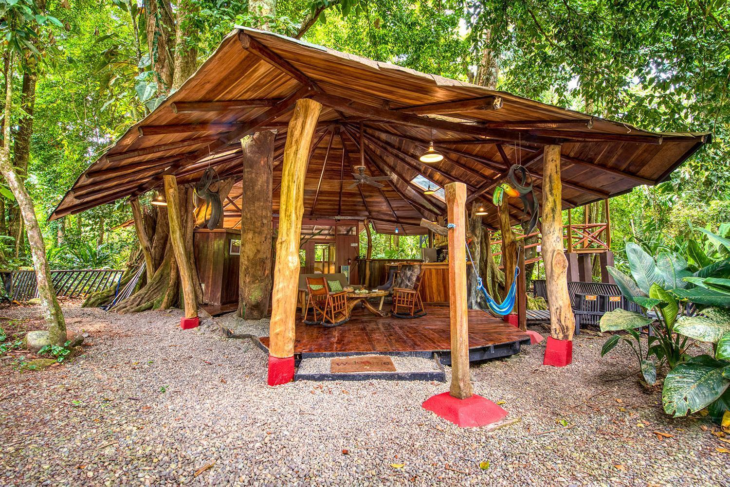 Lodge Tree House Beachfront *
