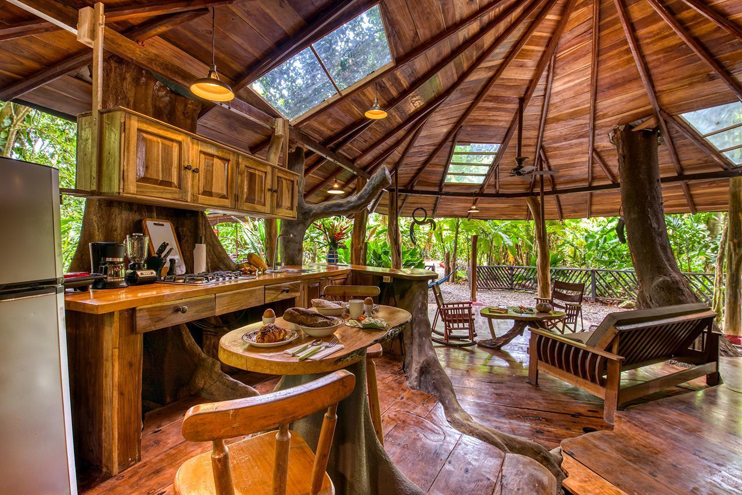 Lodge Tree House Beachfront