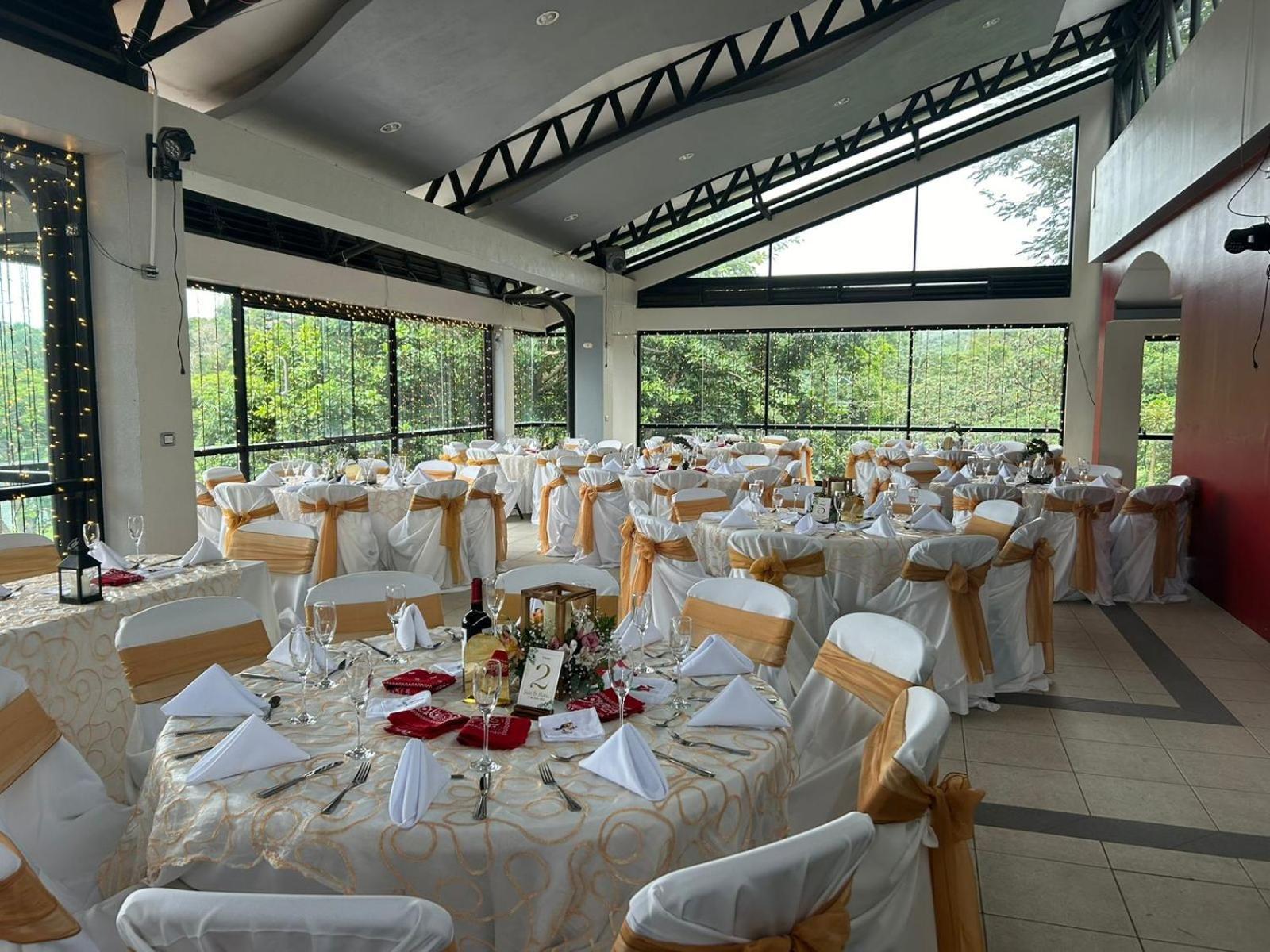 Puerto San Luis Hotel