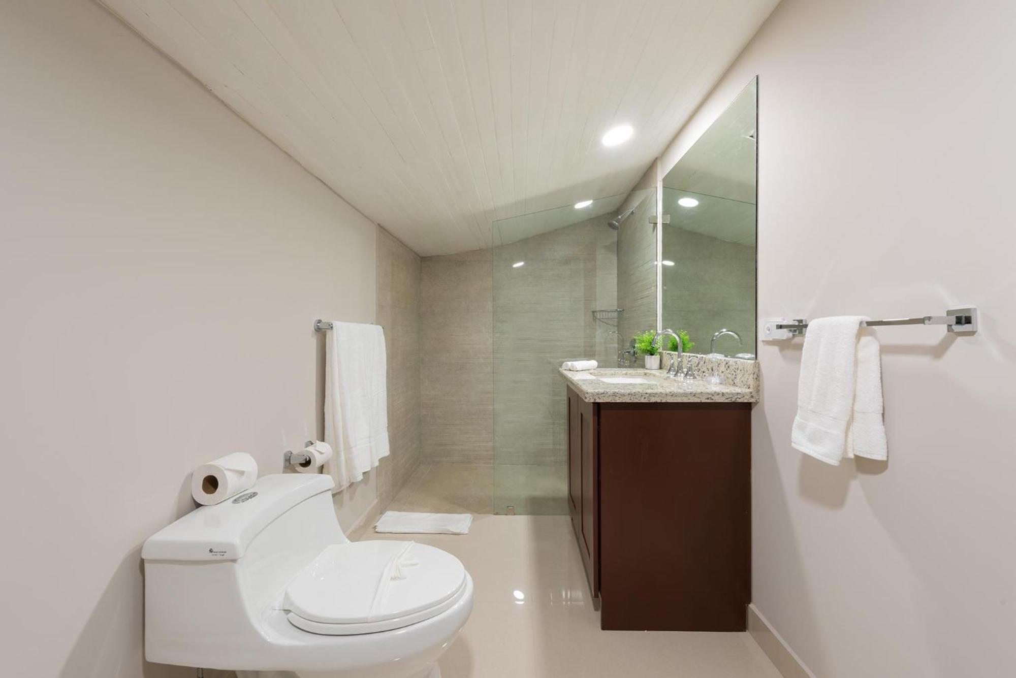 Flamingo Marina Cove 617- Oceanfront 3 Bedroom * Playa Flamingo