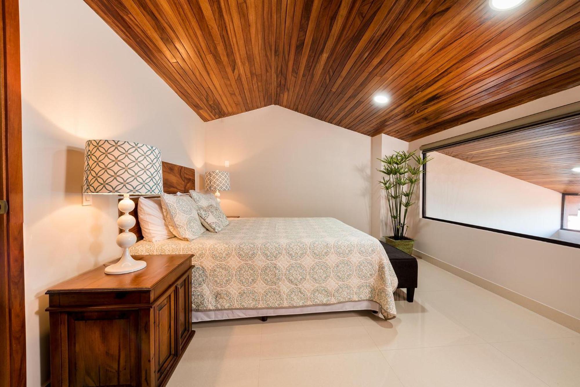 Flamingo Marina Cove 617- Oceanfront 3 Bedroom