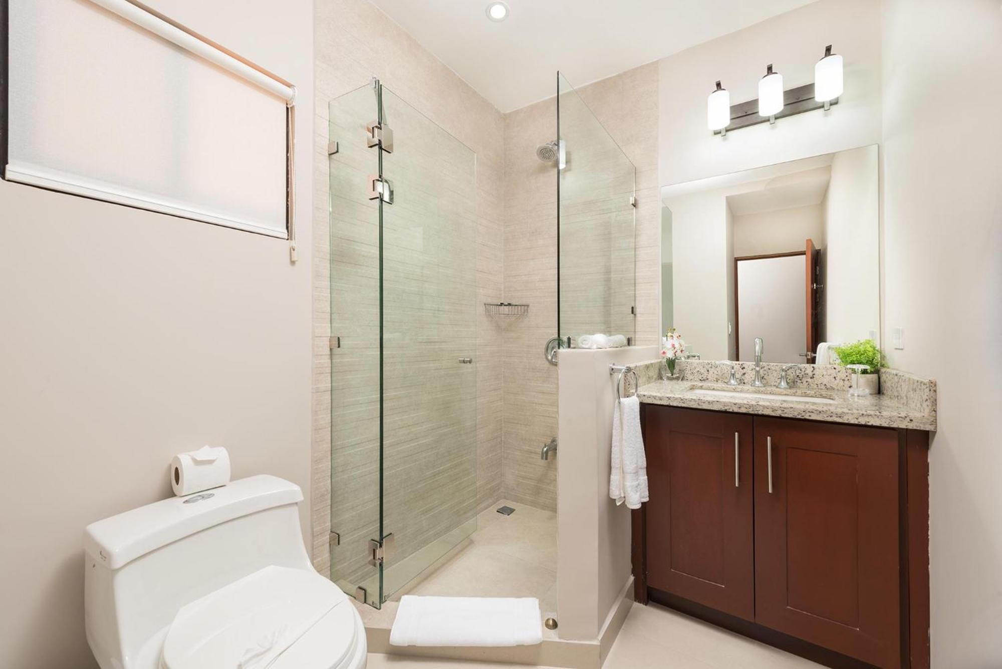 Flamingo Marina Cove 617- Oceanfront 3 Bedroom Apartment