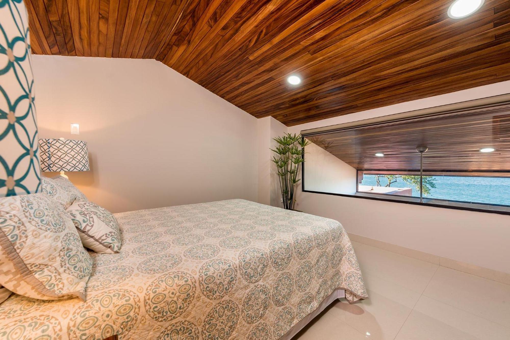 Apartment Flamingo Marina Cove 617- Oceanfront 3 Bedroom *