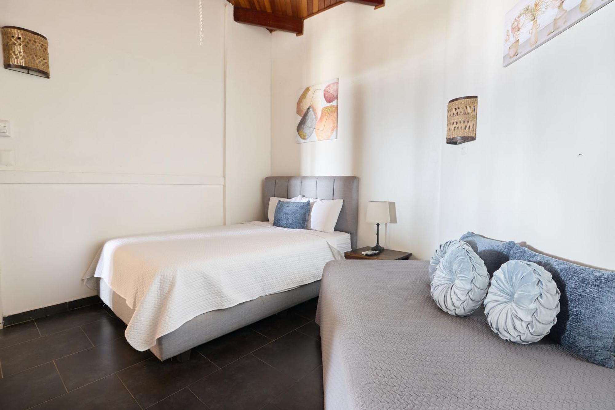 Hotel Perla De La Playa Beachfront *