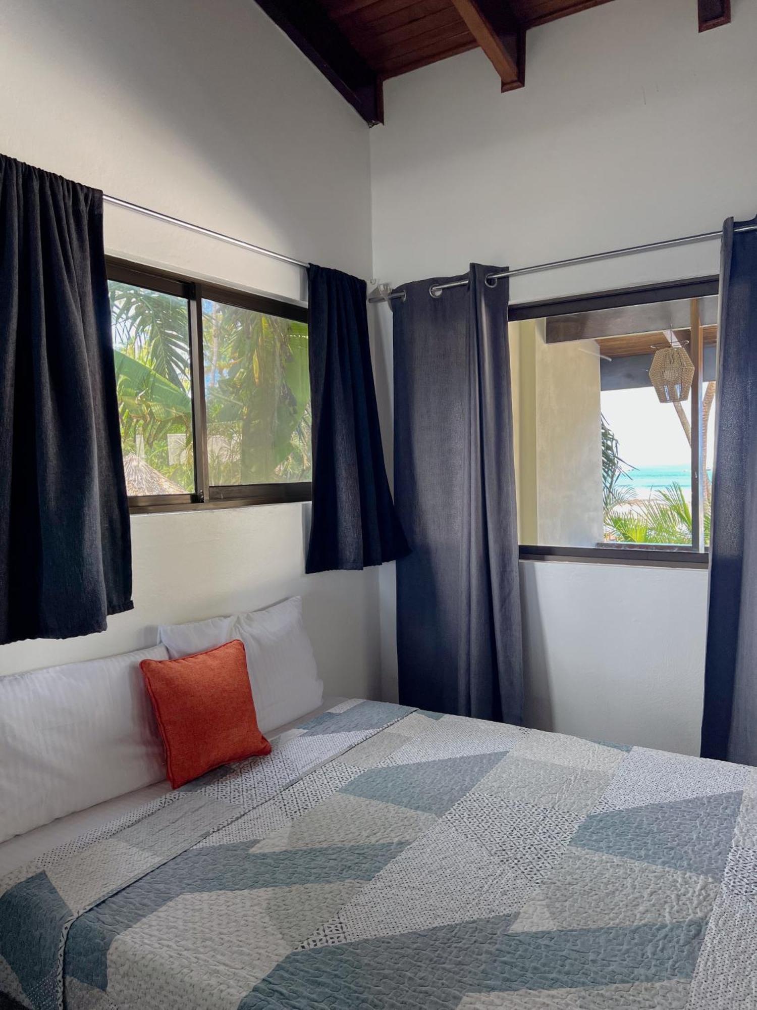 Perla De La Playa Beachfront Hotel Tamarindo