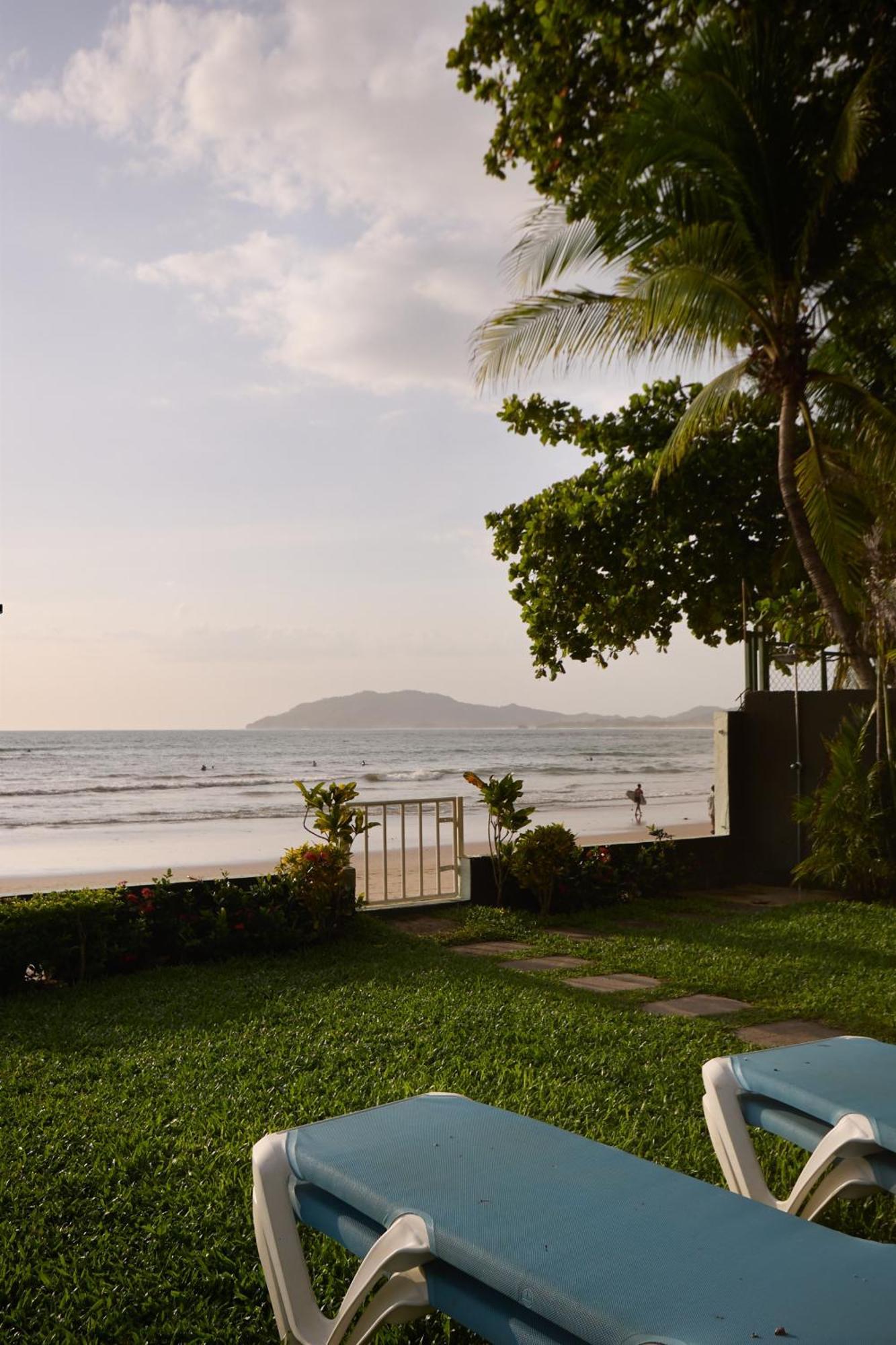 Perla De La Playa Beachfront Hotel *
