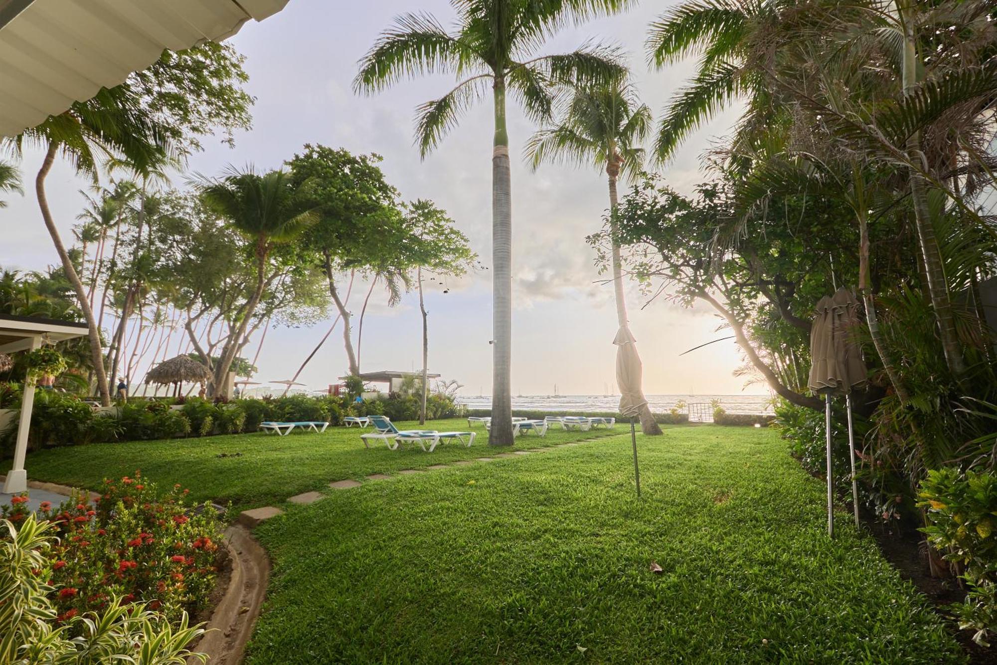 Perla De La Playa Beachfront *
