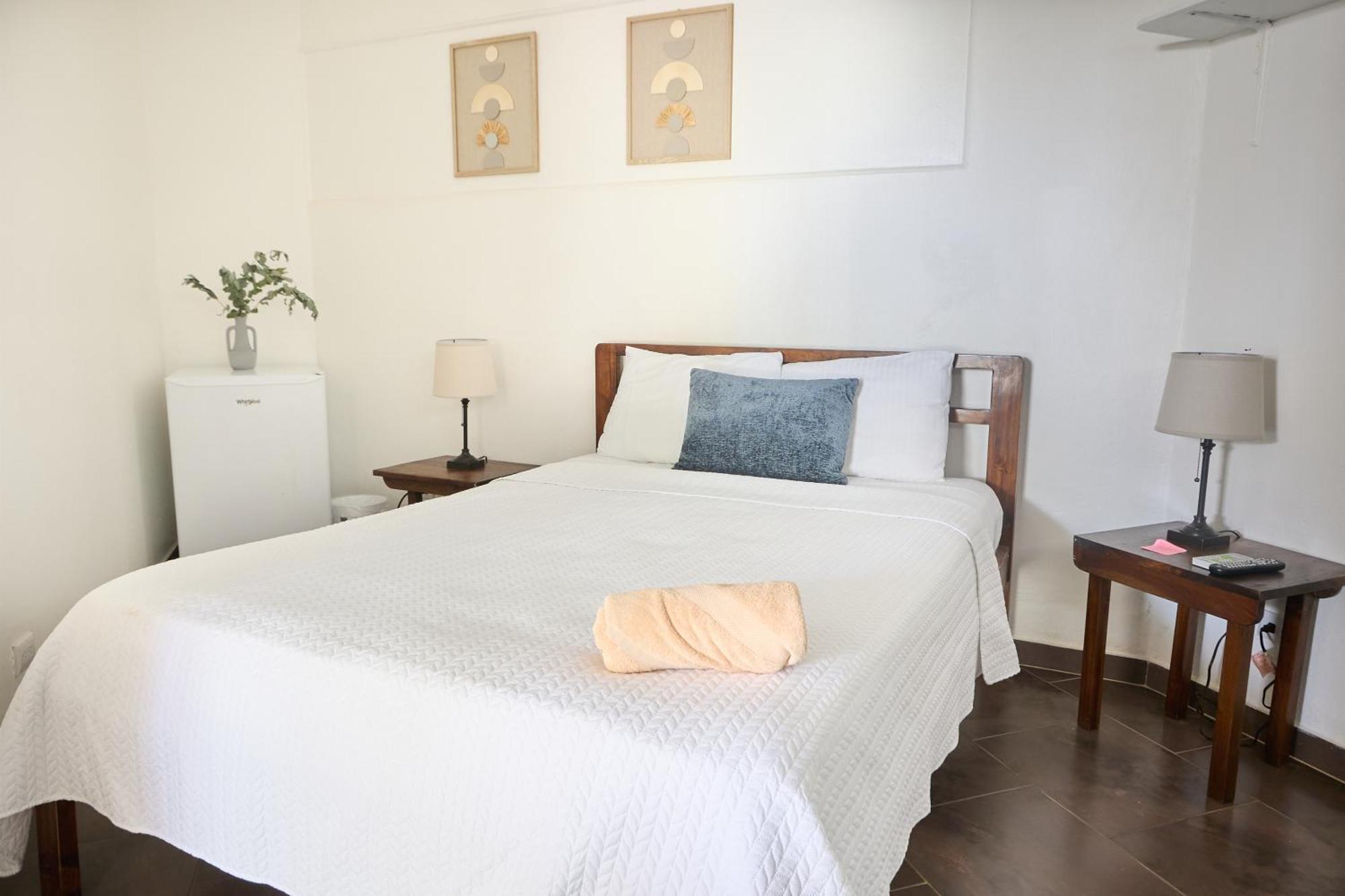Perla De La Playa Beachfront Hotel