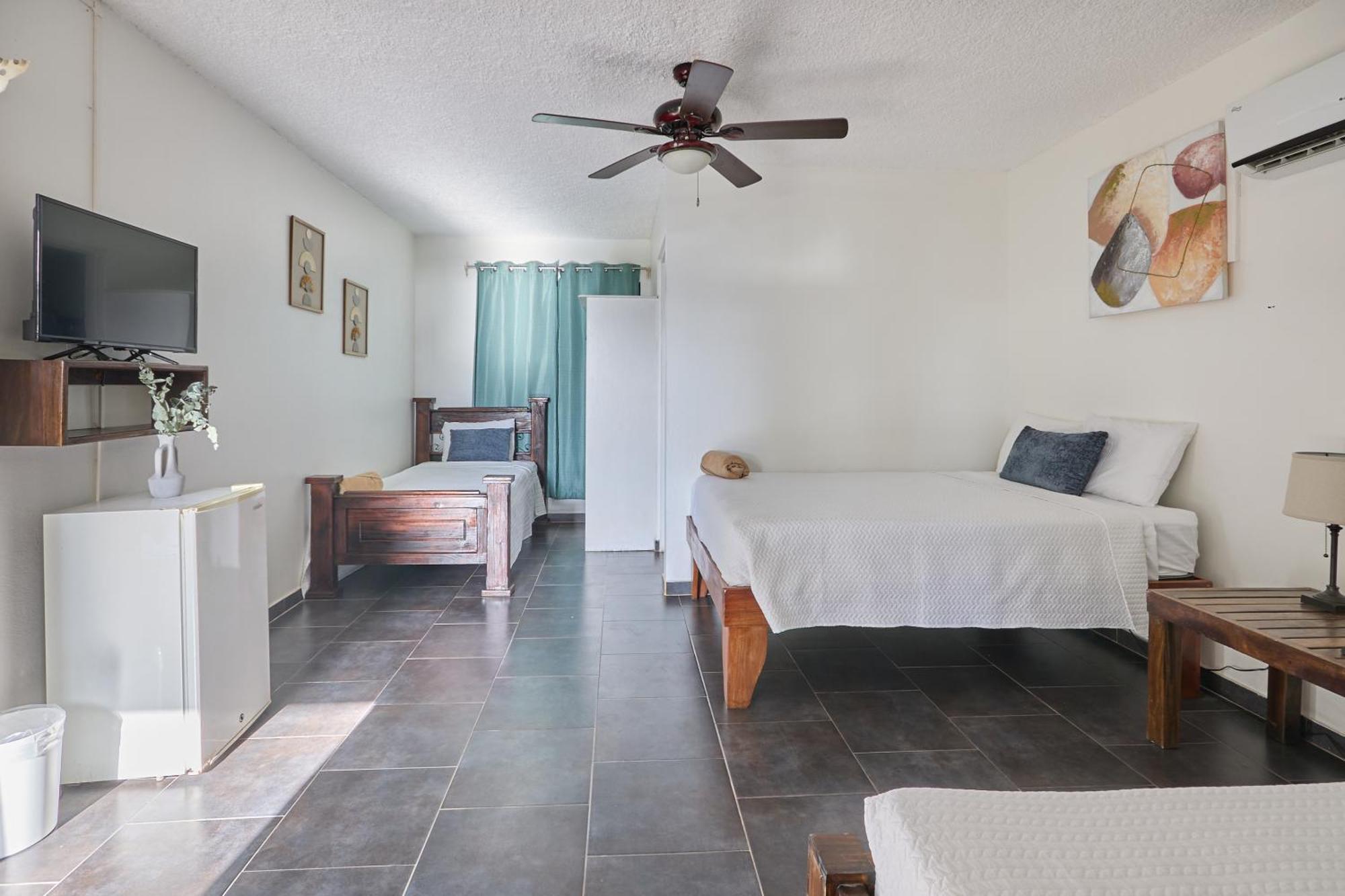 Hotel Perla De La Playa Beachfront