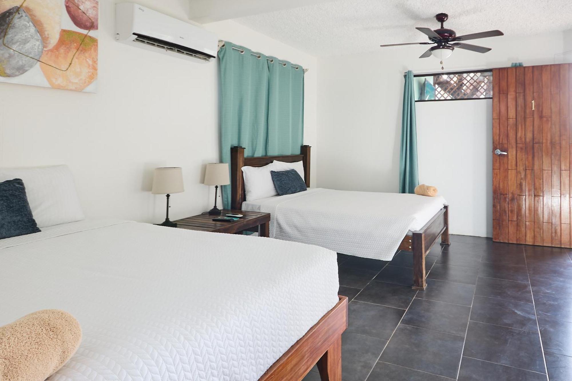 Hotel Perla De La Playa Beachfront *